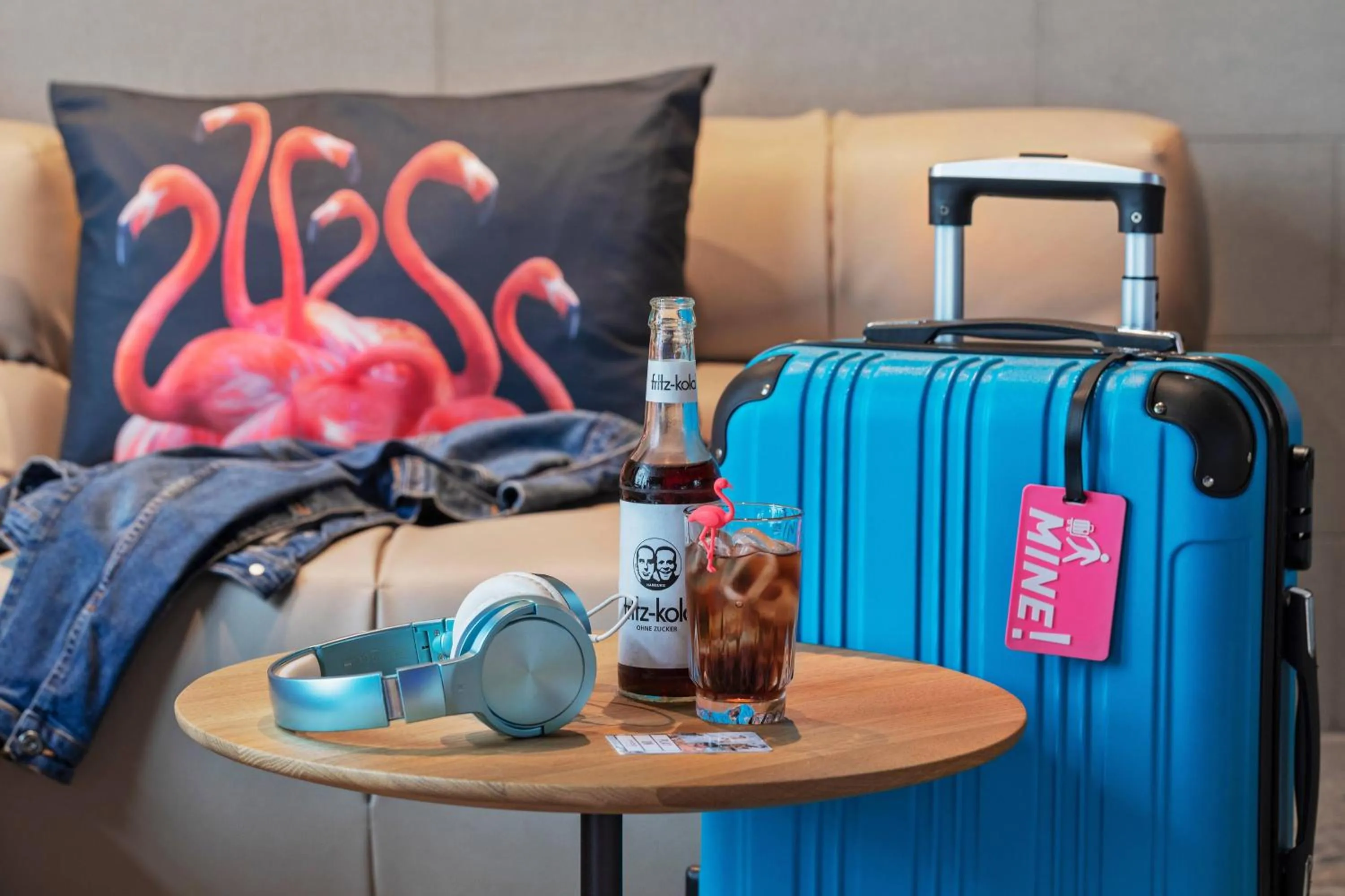 Living room, Bed in Moxy Rapperswil