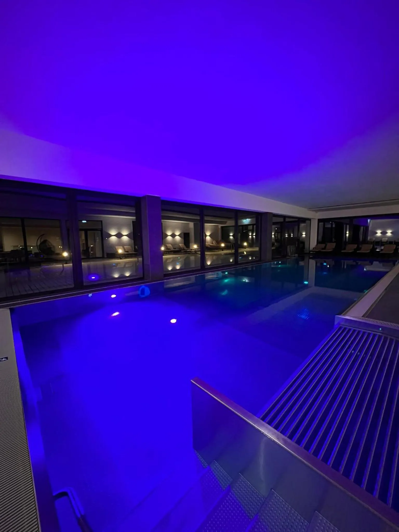 Swimming pool in Rebhan's Business und Wellness Hotel
