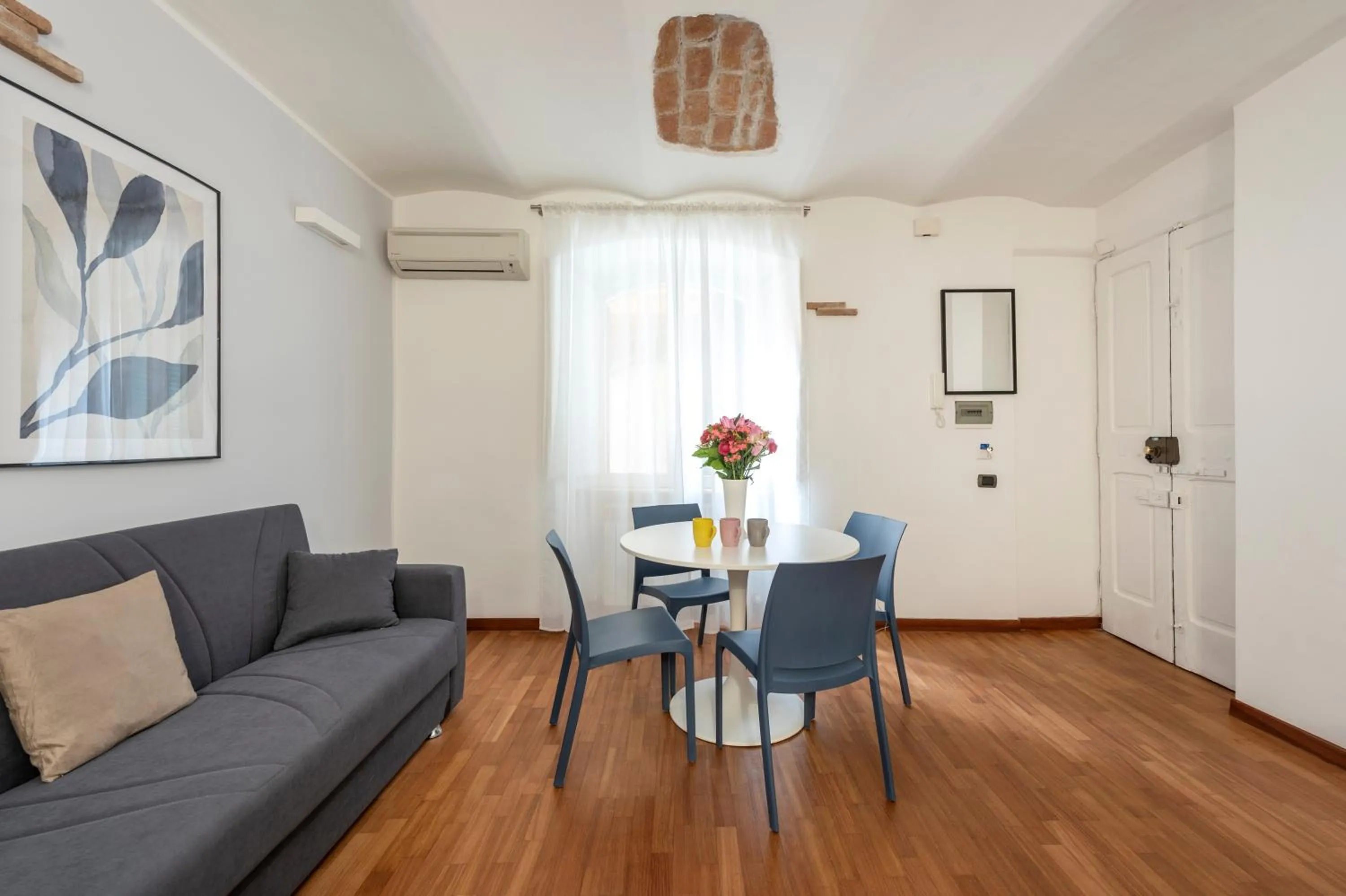 Living room in White Rooms Colosseo