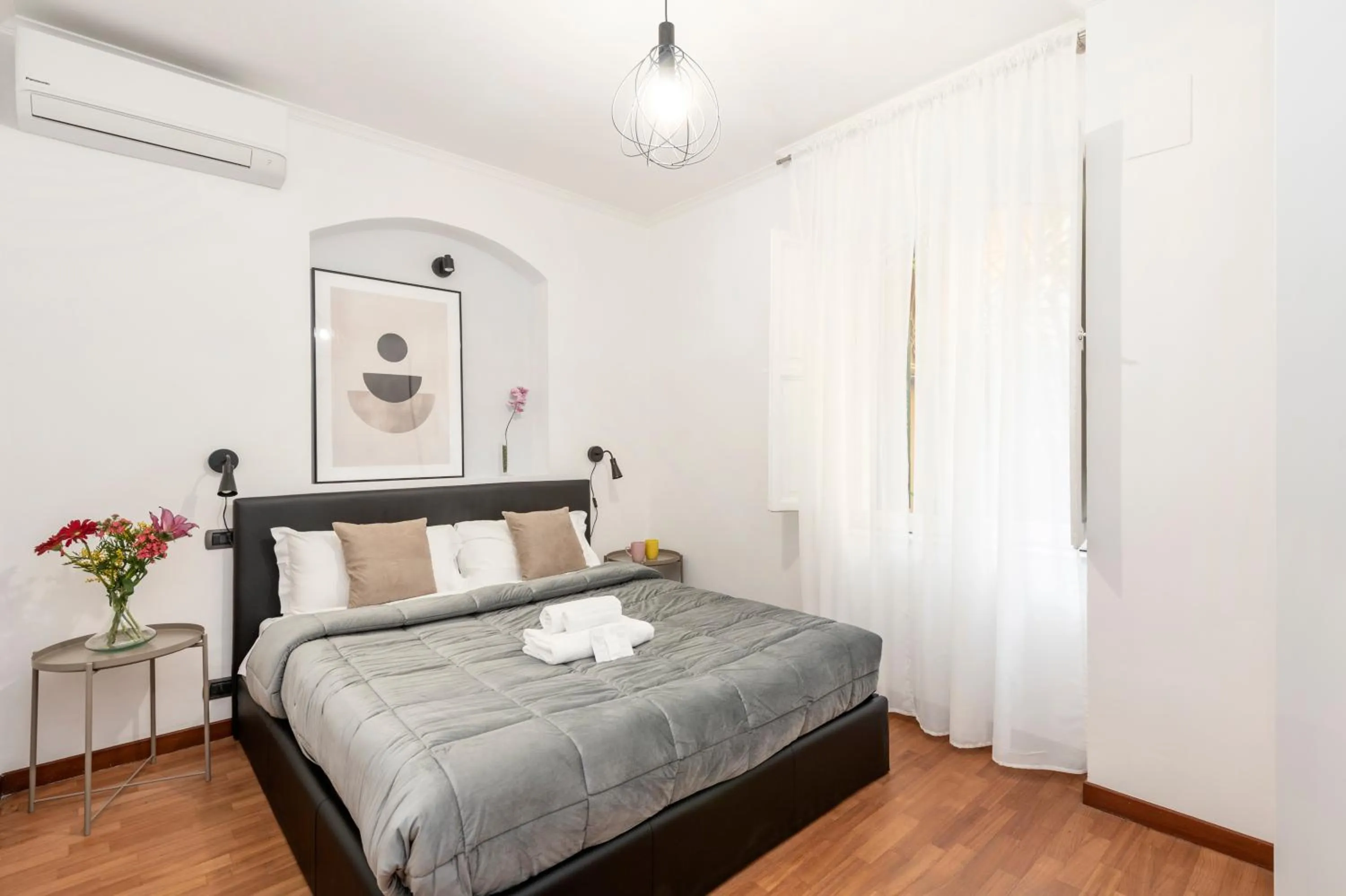 Bedroom, Bed in White Rooms Colosseo