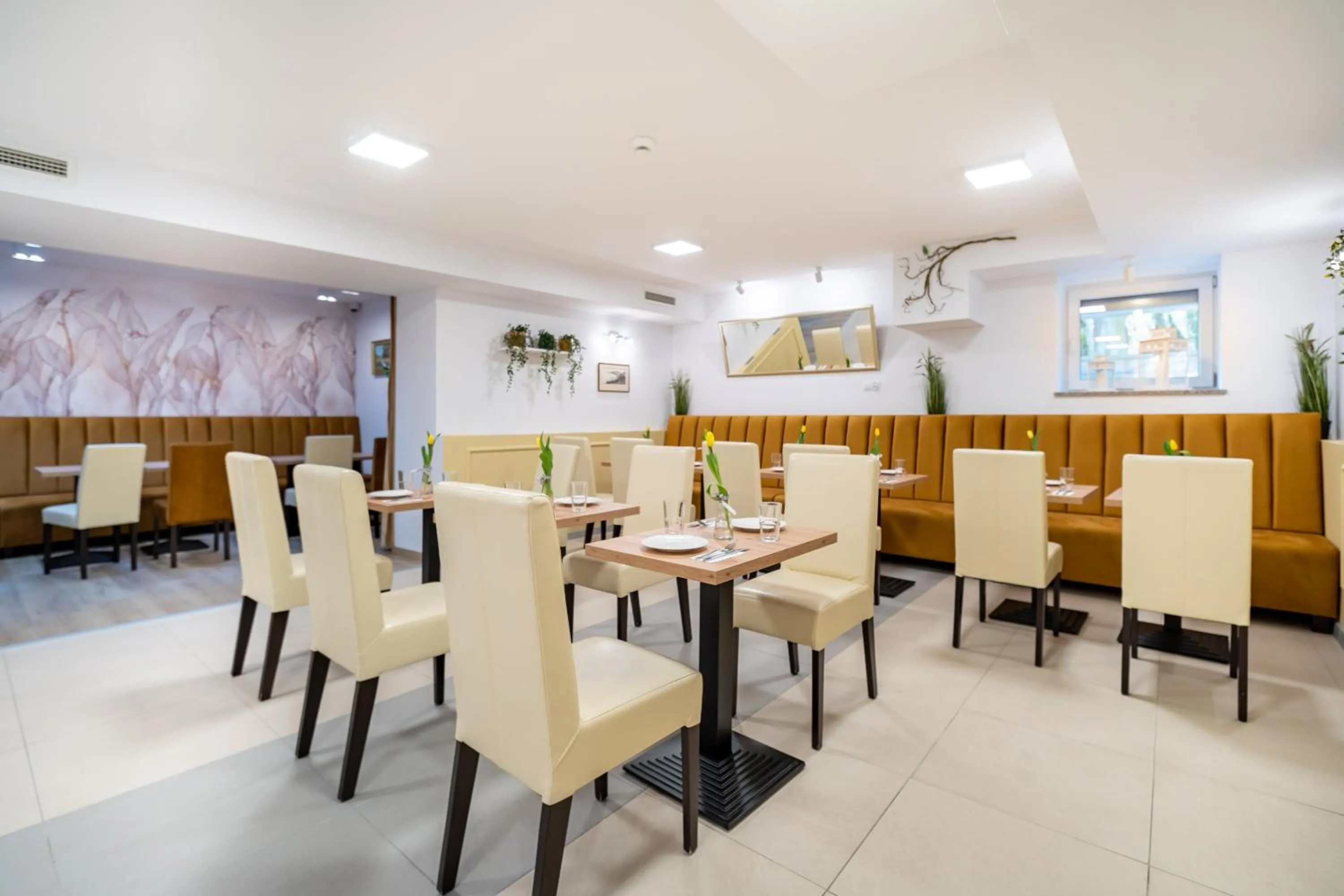 Restaurant/places to eat in Helios Aparthotel