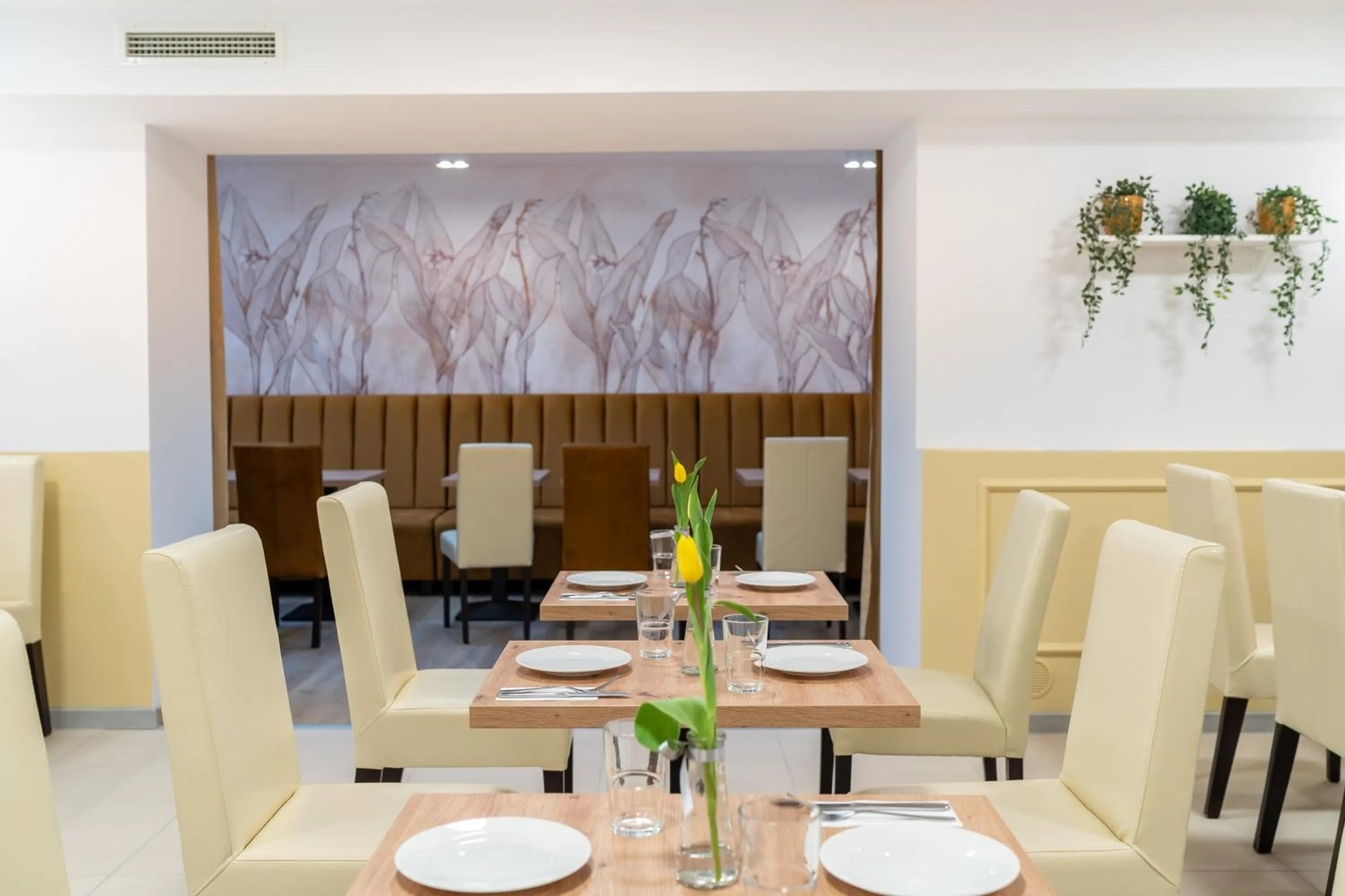 Restaurant/places to eat in Helios Aparthotel