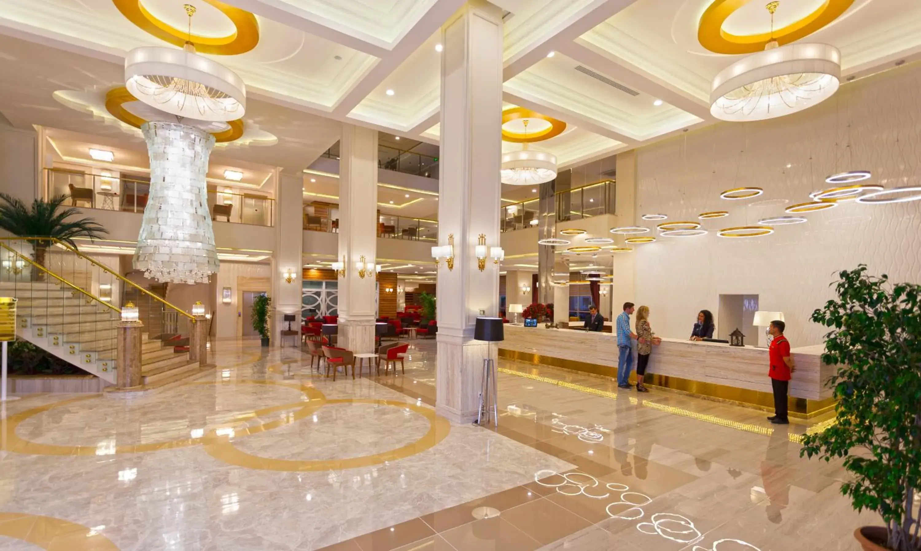 Facade/entrance in Royal Garden Beach Hotel Facade/entrance in Royal Garden Beach Hotel