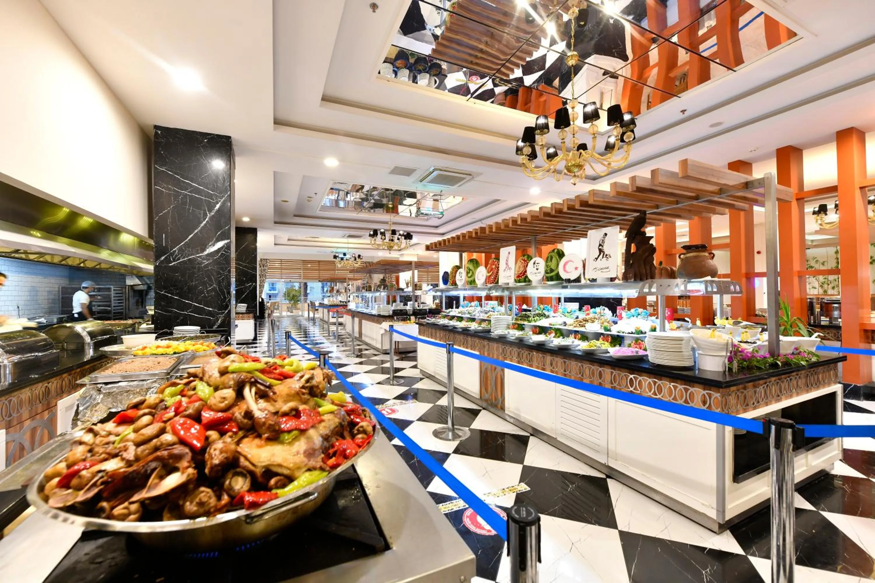 Restaurant/places to eat in Royal Garden Beach Hotel