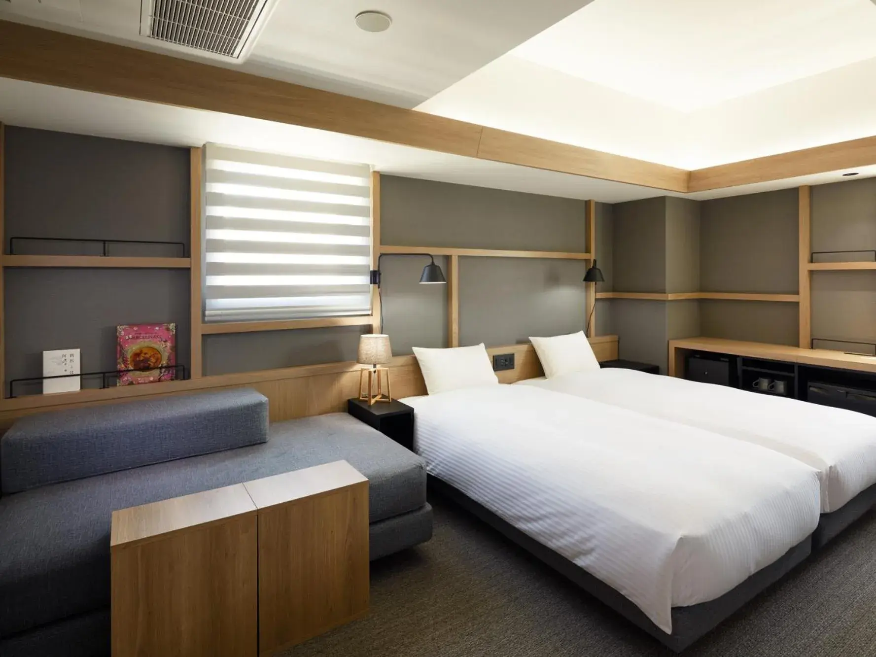 Photo of the whole room, Bed in LAMP LIGHT BOOKS HOTEL sapporo Photo of the whole room, Bed in LAMP LIGHT BOOKS HOTEL sapporo