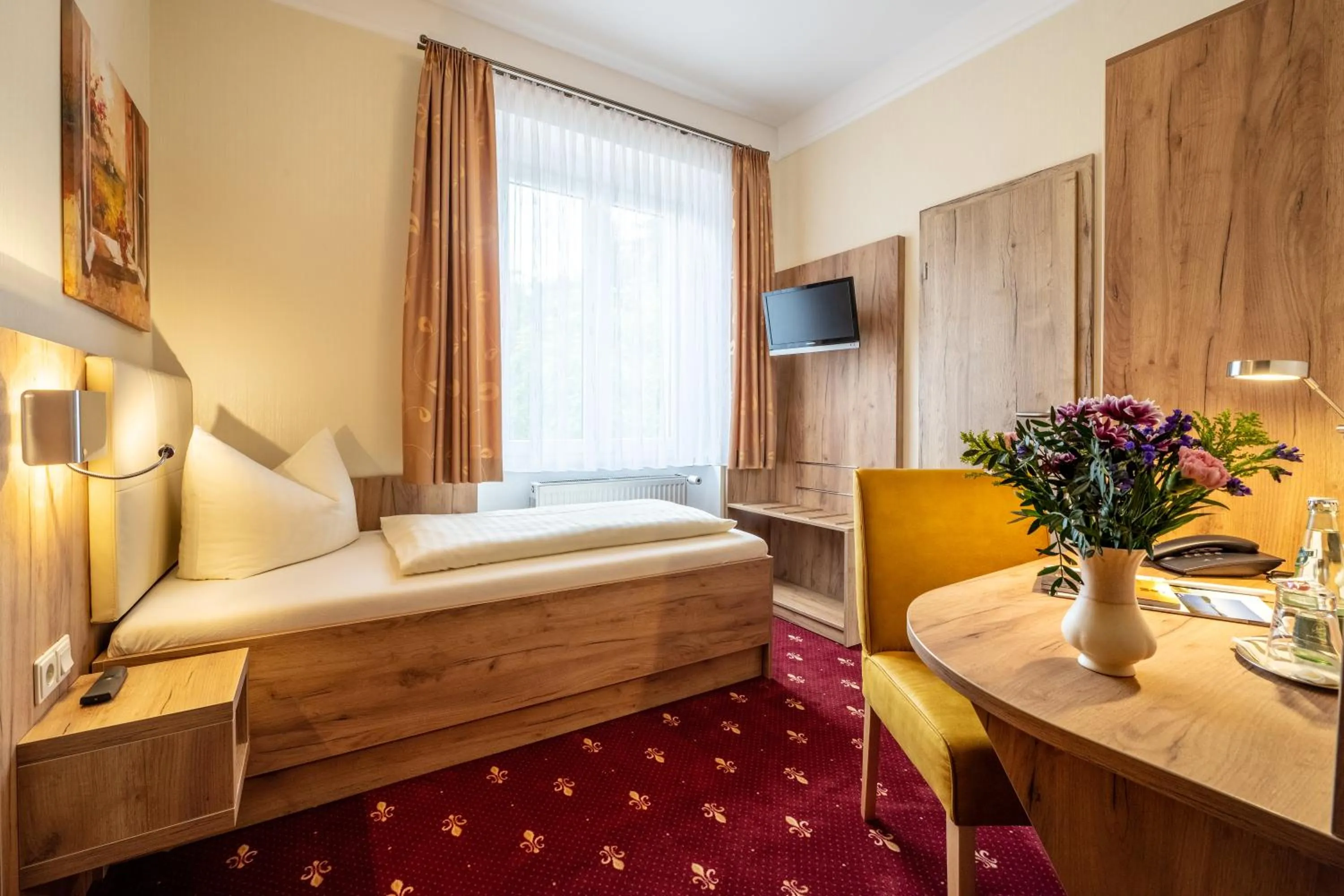 Photo of the whole room, Bed in Flair Hotel Villa Ilske