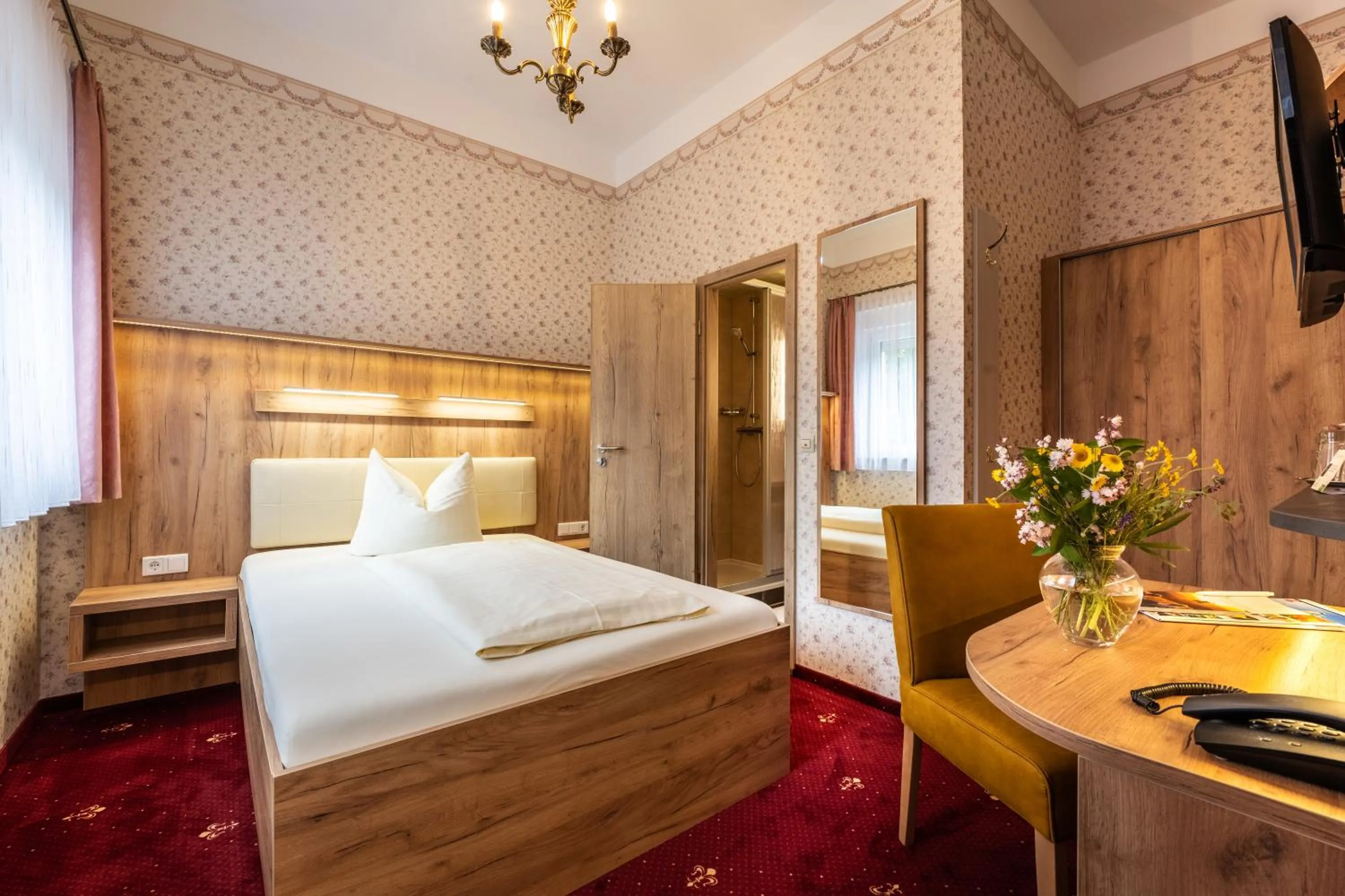 Photo of the whole room, Bed in Flair Hotel Villa Ilske