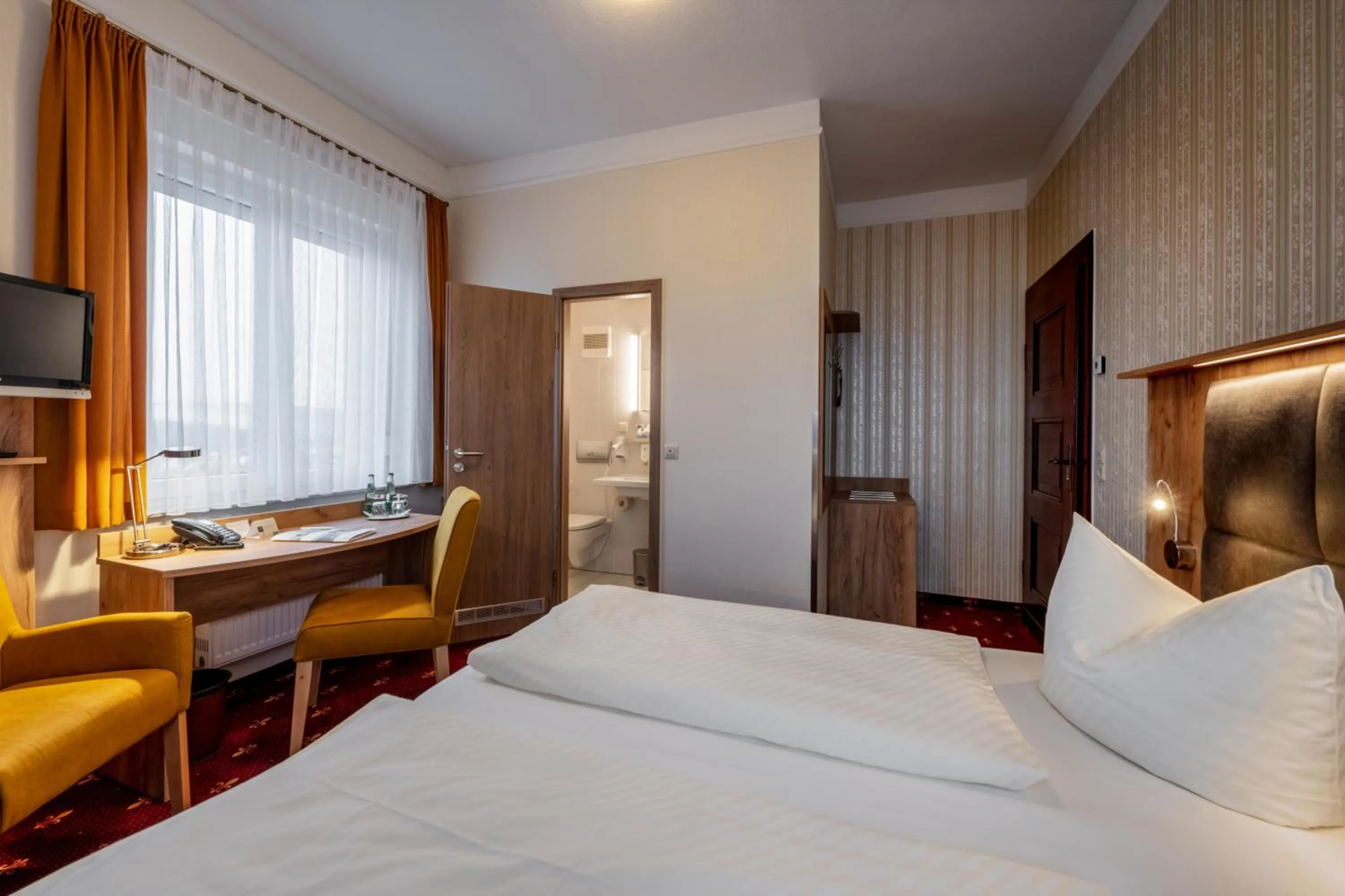 View (from property/room), Bed in Flair Hotel Villa Ilske