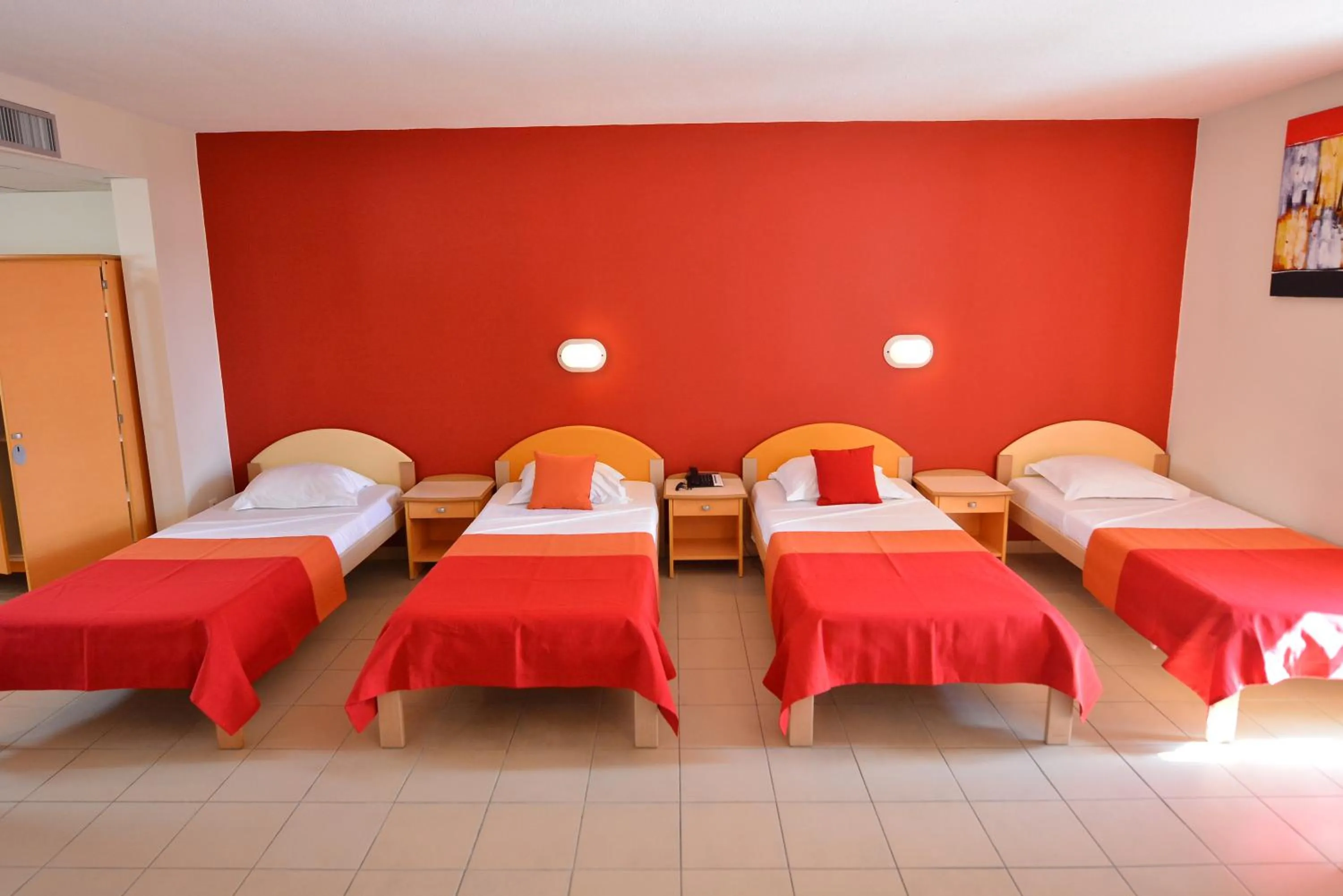 TV and multimedia, Bed in Centre International de Sejour