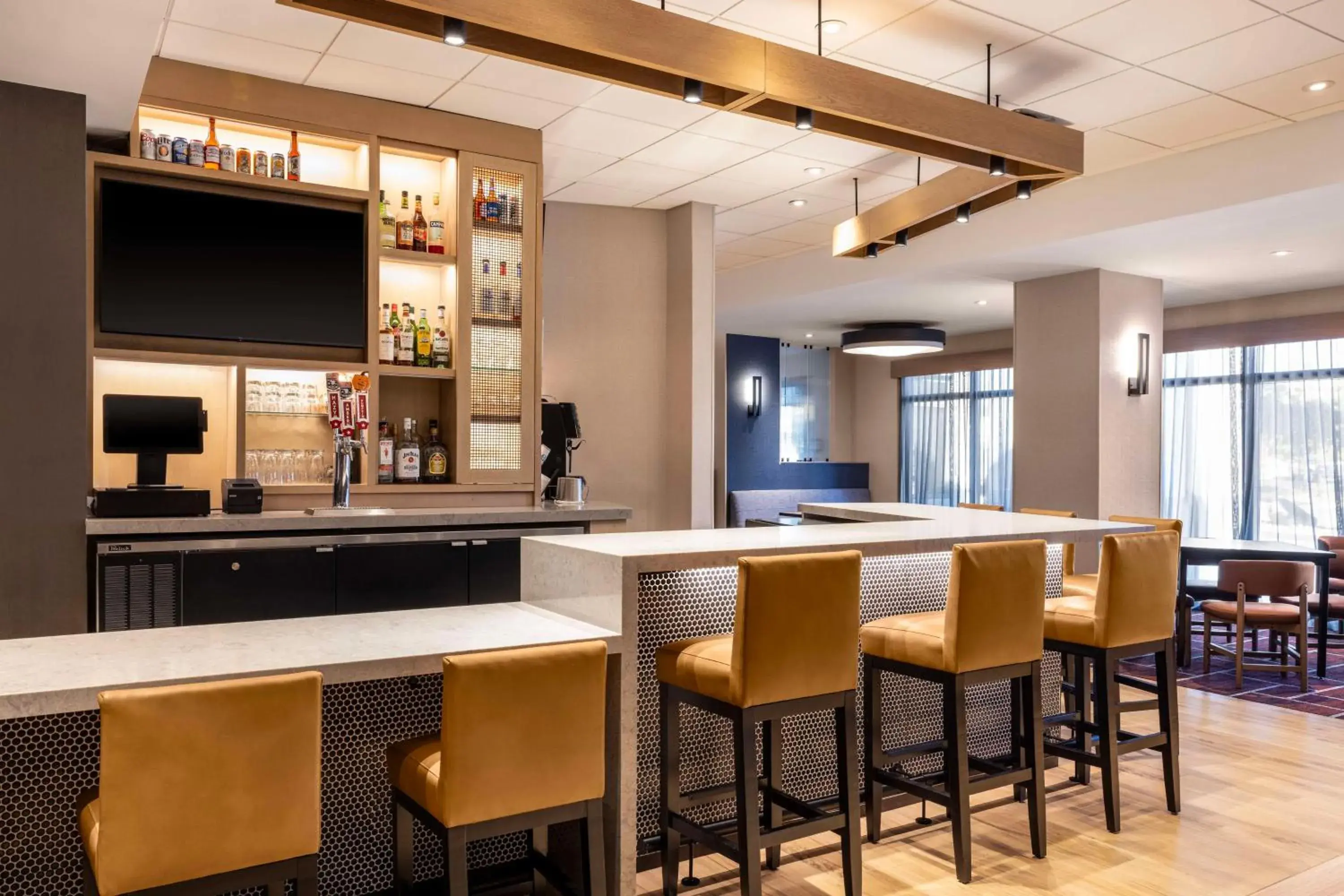 Lounge or bar in Hyatt Place Kansas City/Overland Park/Convention Center Lounge or bar in Hyatt Place Kansas City/Overland Park/Convention Center