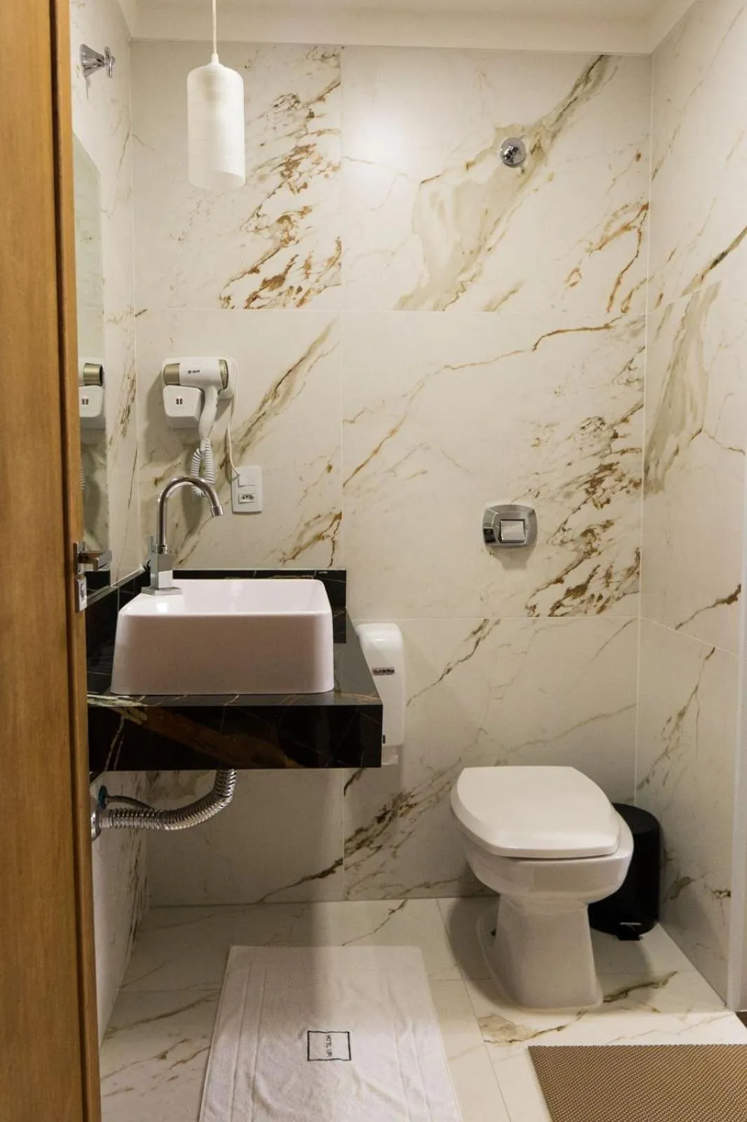 Shower in Hotel Uipi