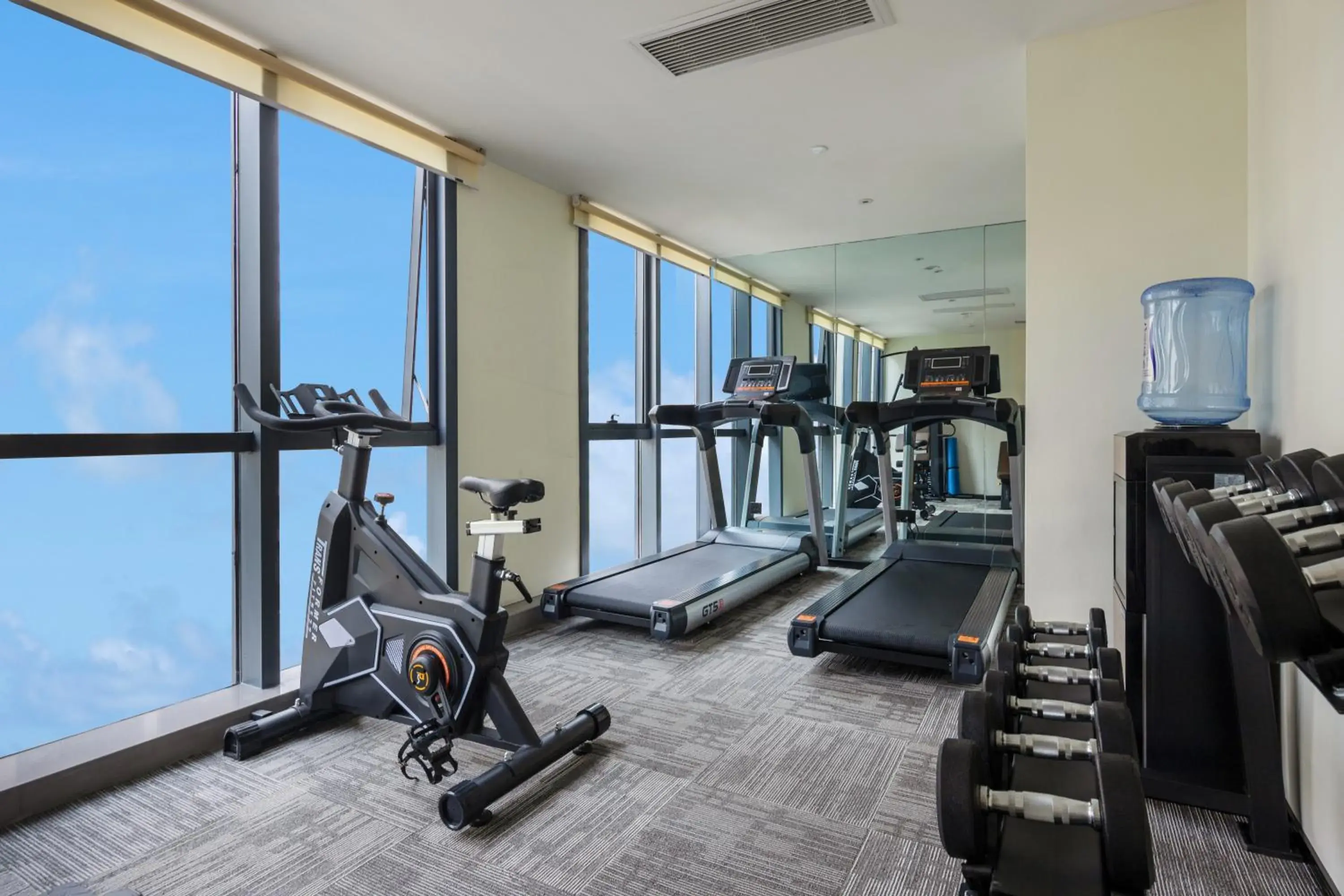Fitness centre/facilities in Holiday Inn Express Changsha Shengfu by IHG Fitness centre/facilities in Holiday Inn Express Changsha Shengfu by IHG