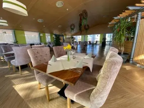 Restaurant/places to eat in Kurhotel Bad Rodach an der ThermeNatur Restaurant/places to eat in Kurhotel Bad Rodach an der ThermeNatur