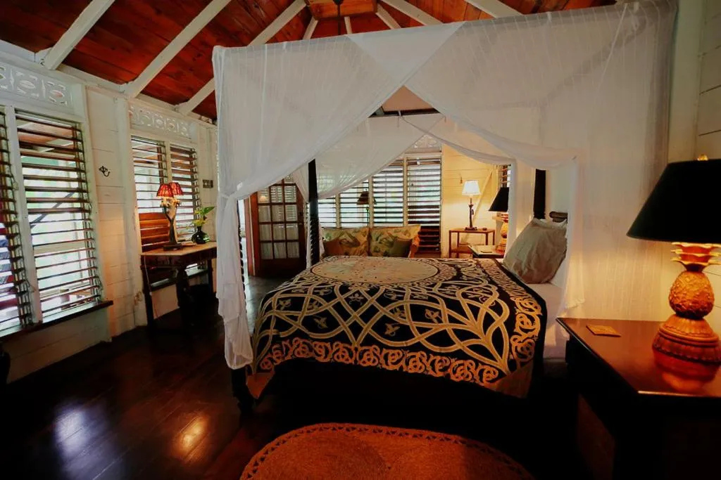Photo of the whole room, Bed in Tingalaya's Retreat
