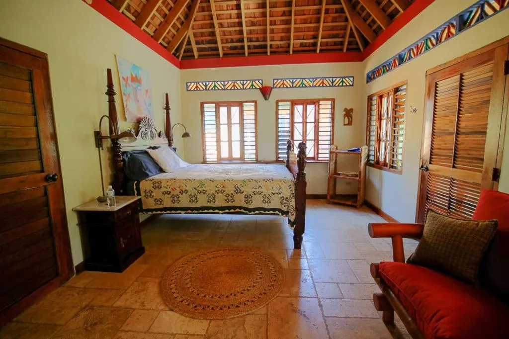 Photo of the whole room, Bed in Tingalaya's Retreat