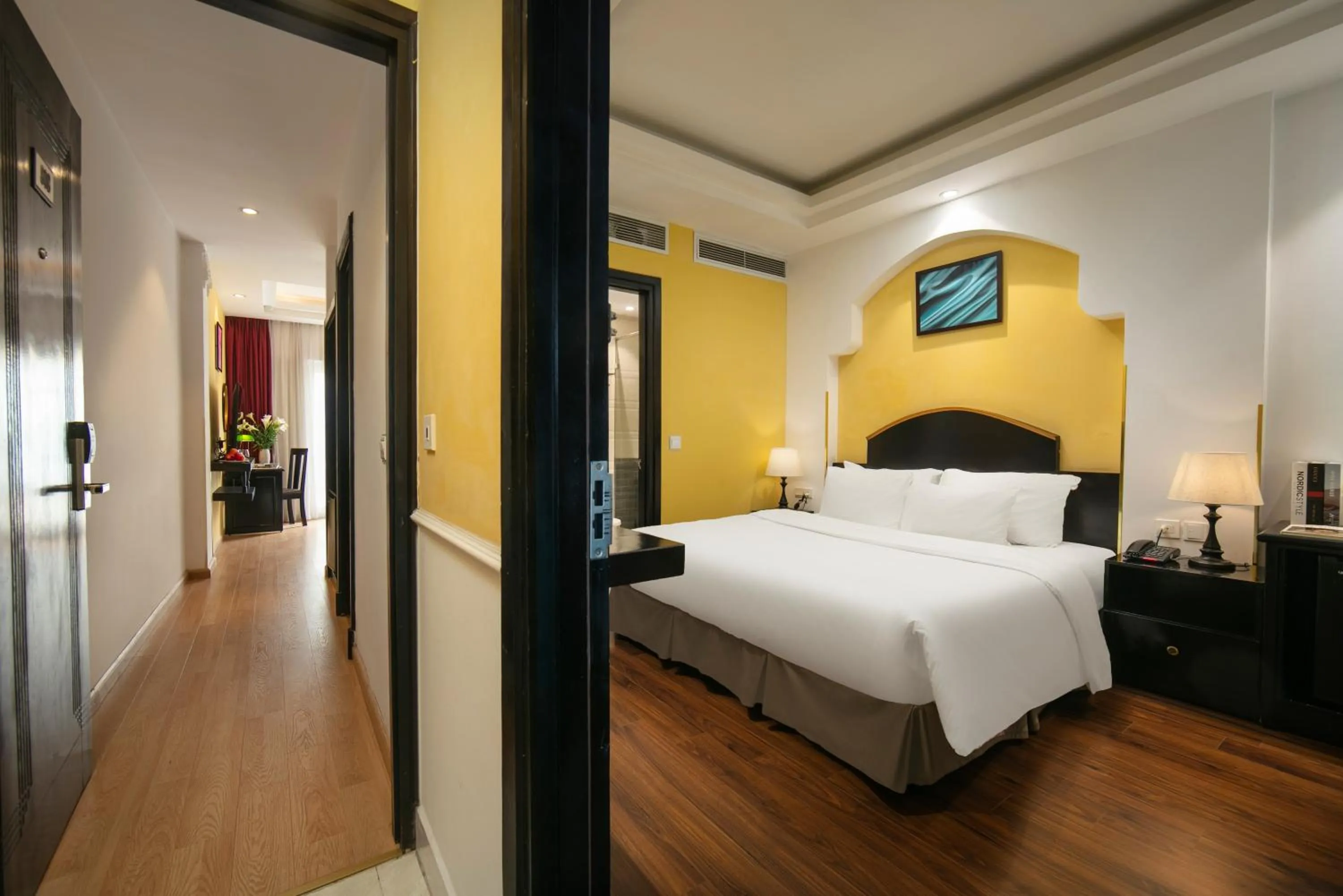 Living room, Bed in Hanoi Harmonia Hotel & Spa