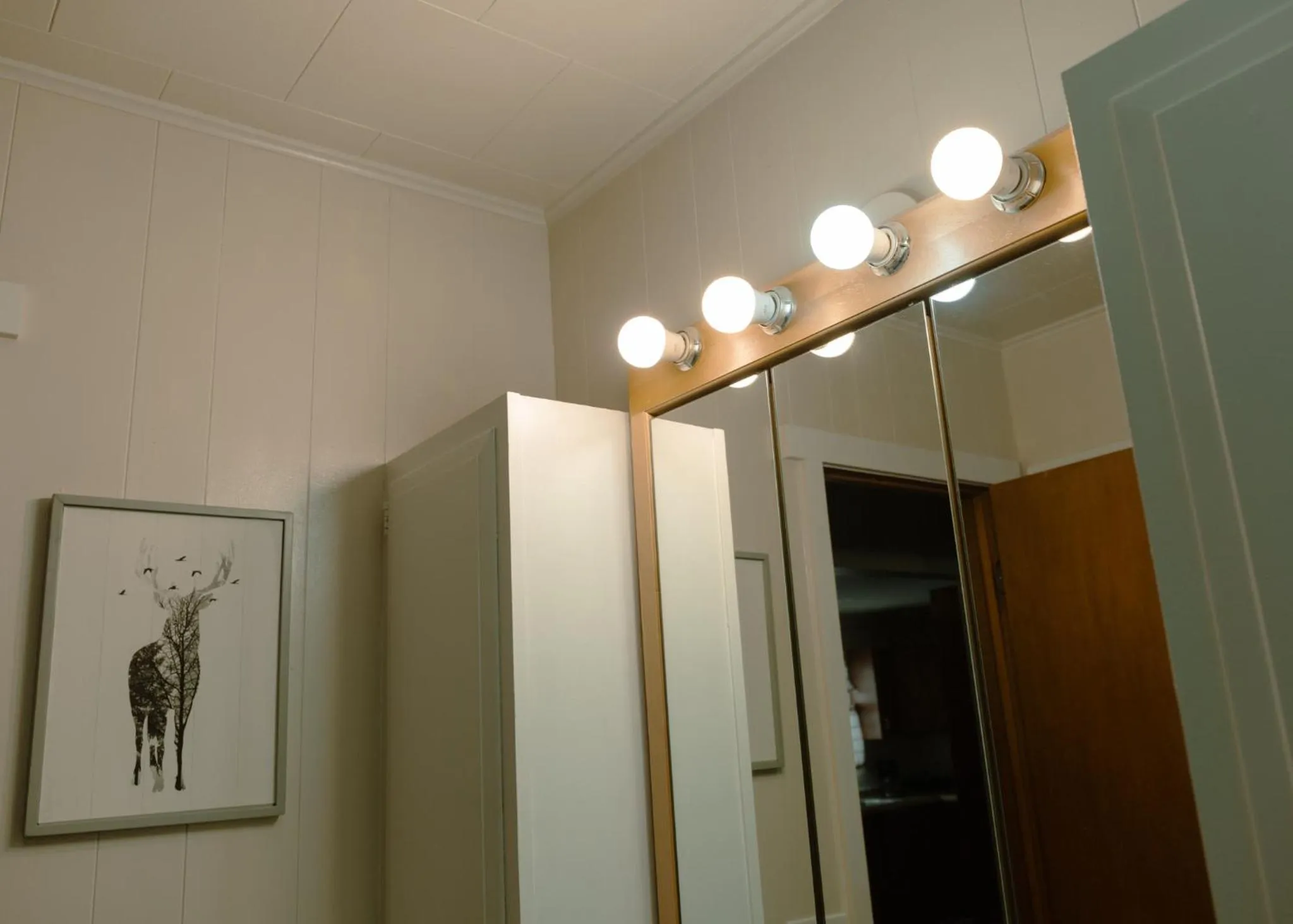 Bathroom in East Side Motel & Cabins