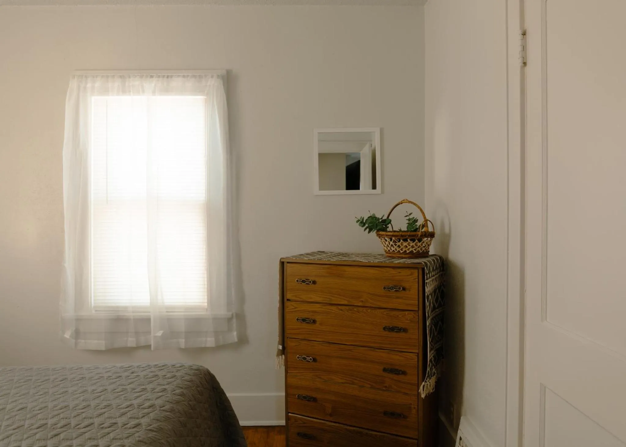 Bedroom, Bed in East Side Motel & Cabins