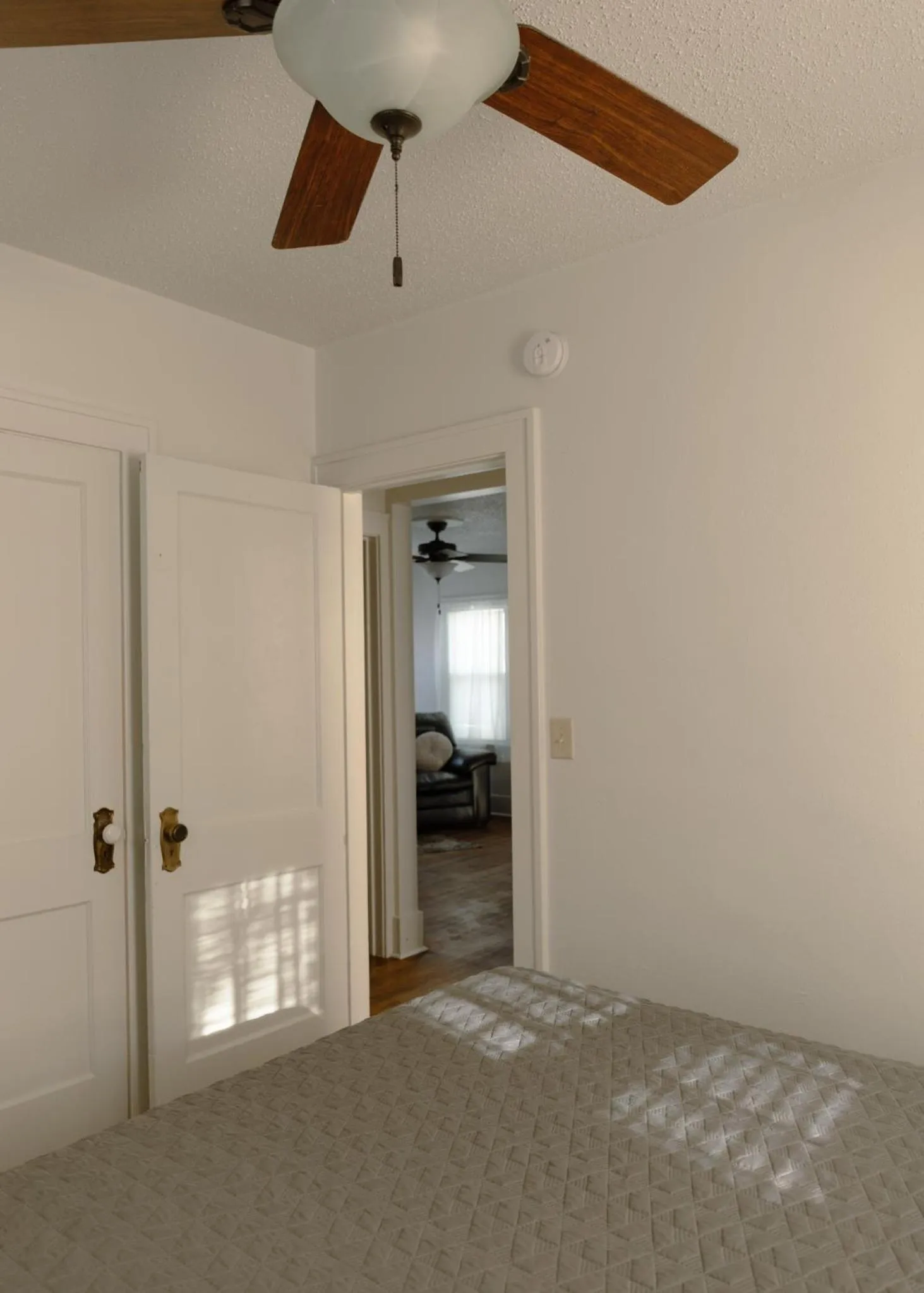 Bedroom, Bed in East Side Motel & Cabins