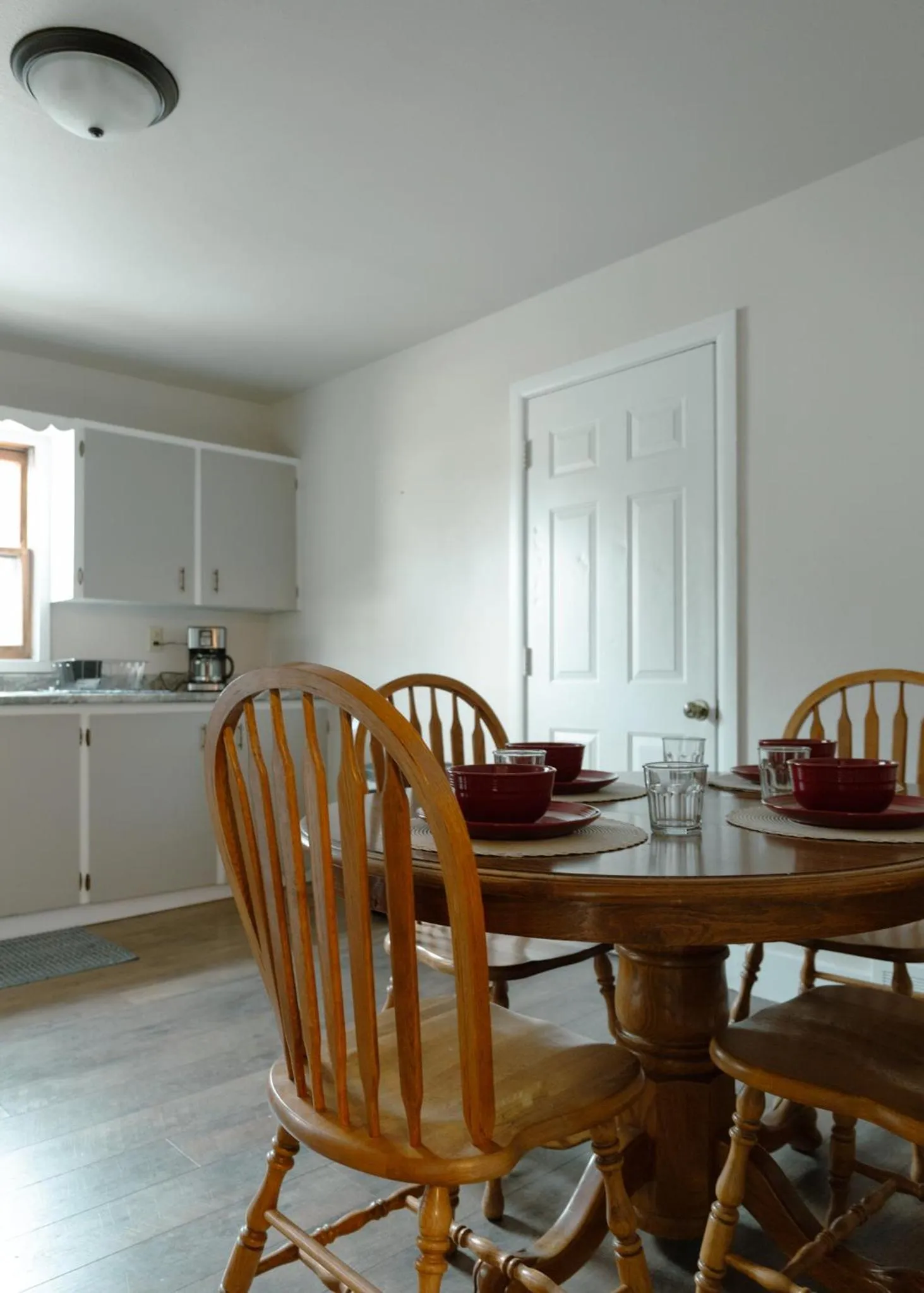 Coffee/tea facilities in East Side Motel & Cabins