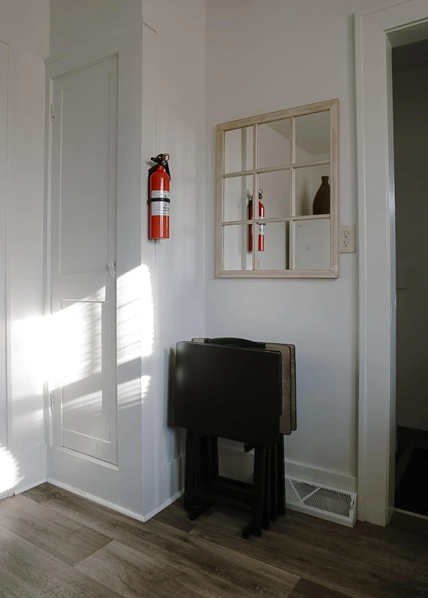 Kitchen or kitchenette in East Side Motel & Cabins