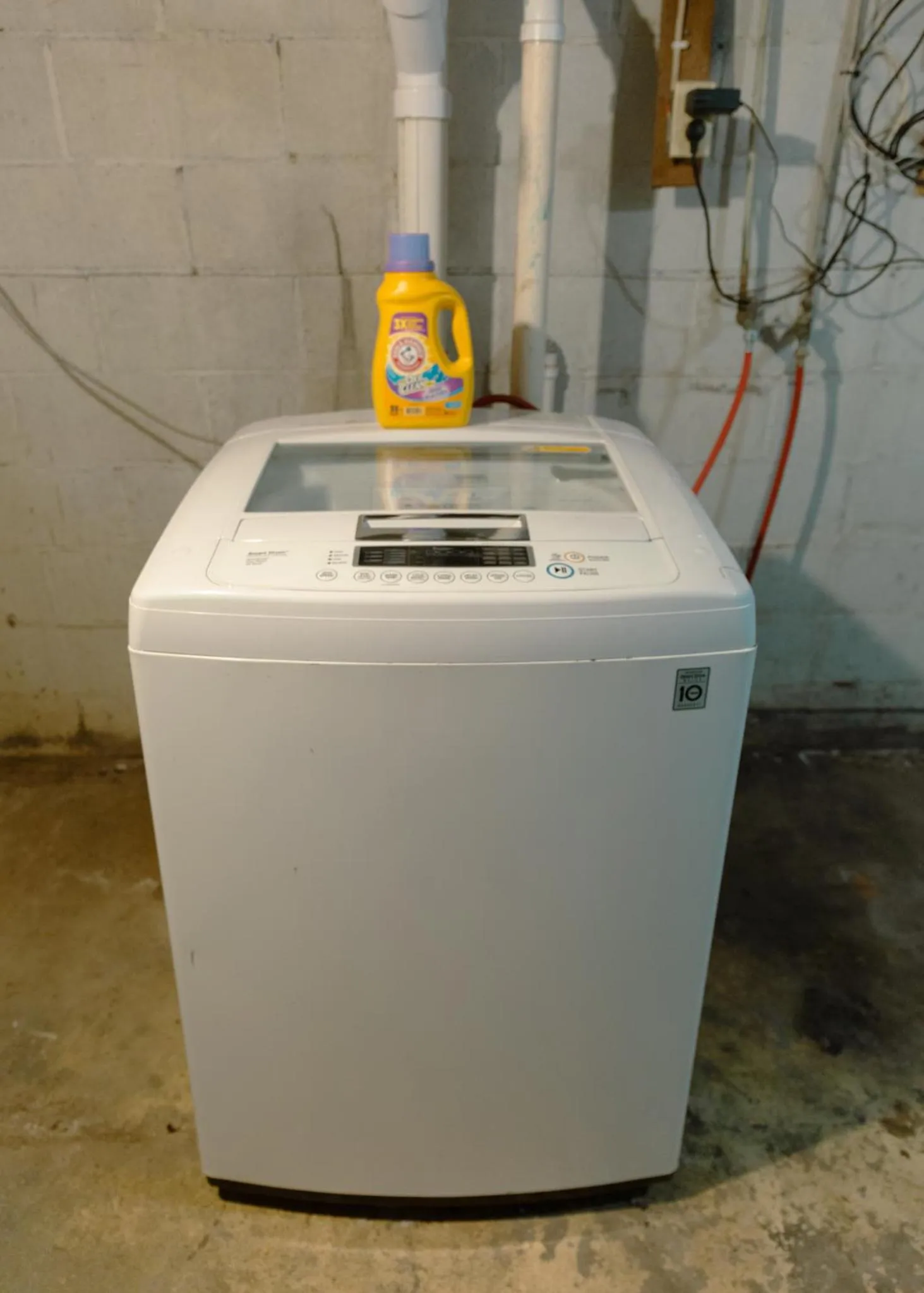 washing machine in East Side Motel & Cabins
