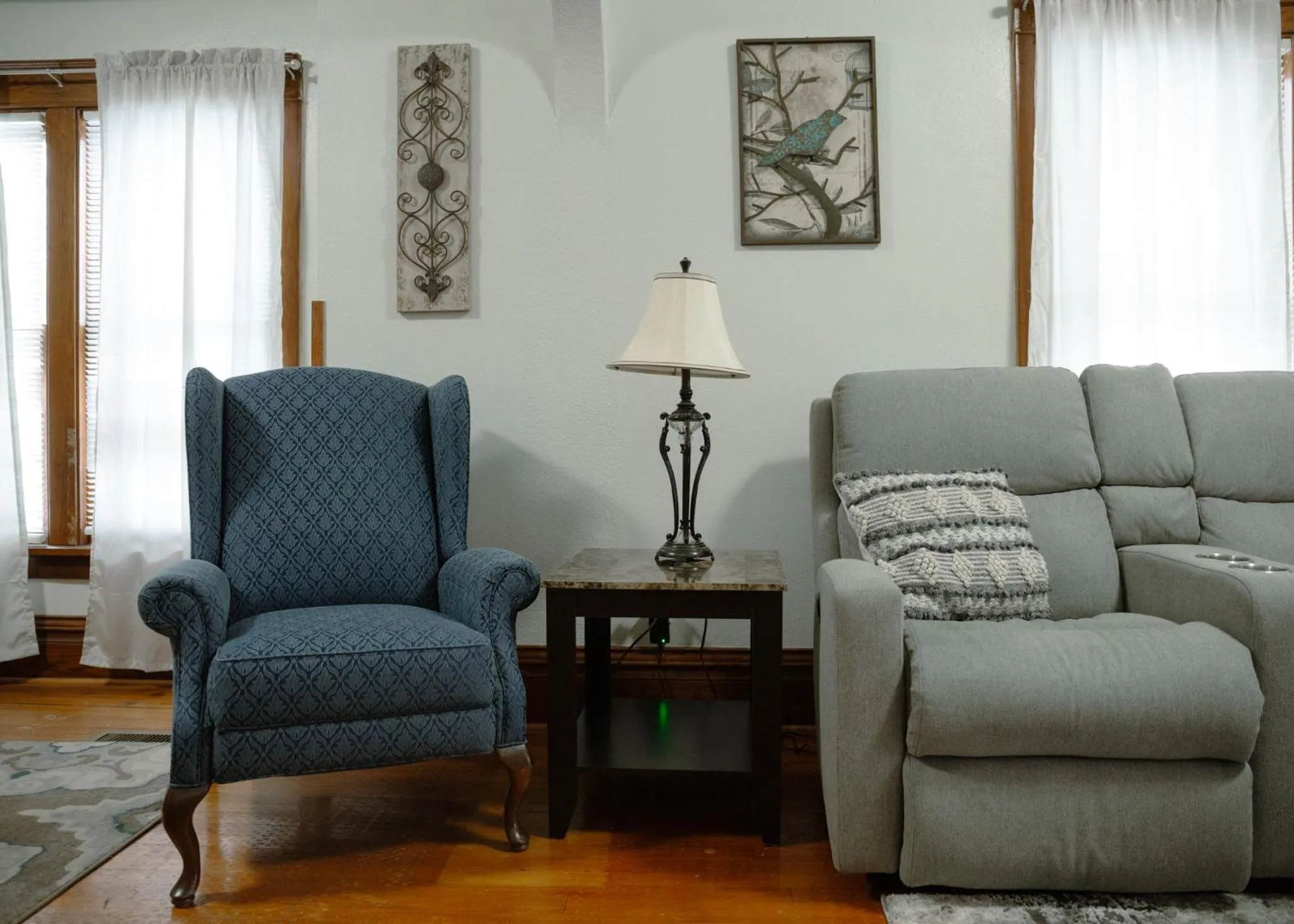 Living room in East Side Motel & Cabins