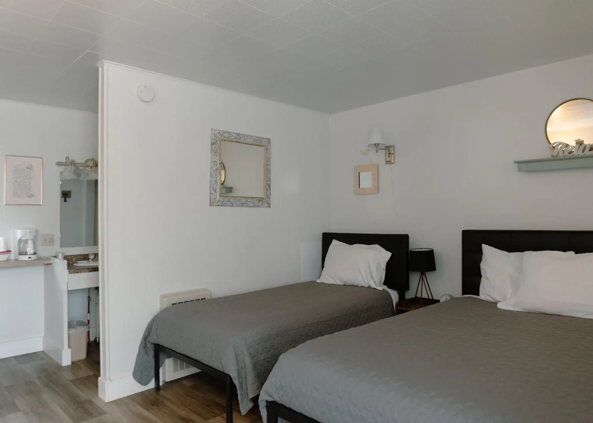 Deluxe Queen Room in East Side Motel & Cabins Deluxe Queen Room in East Side Motel & Cabins