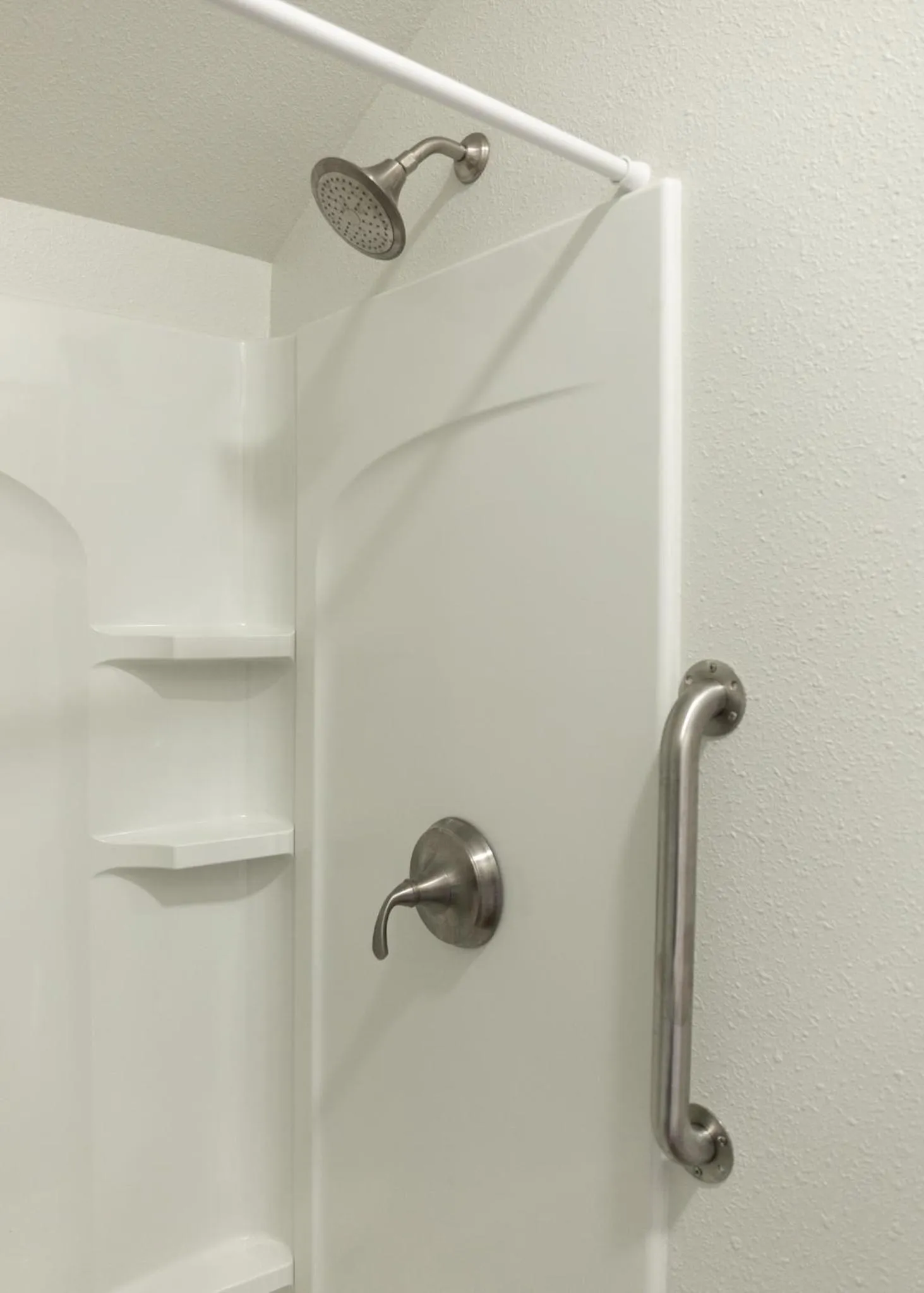 Shower in East Side Motel & Cabins