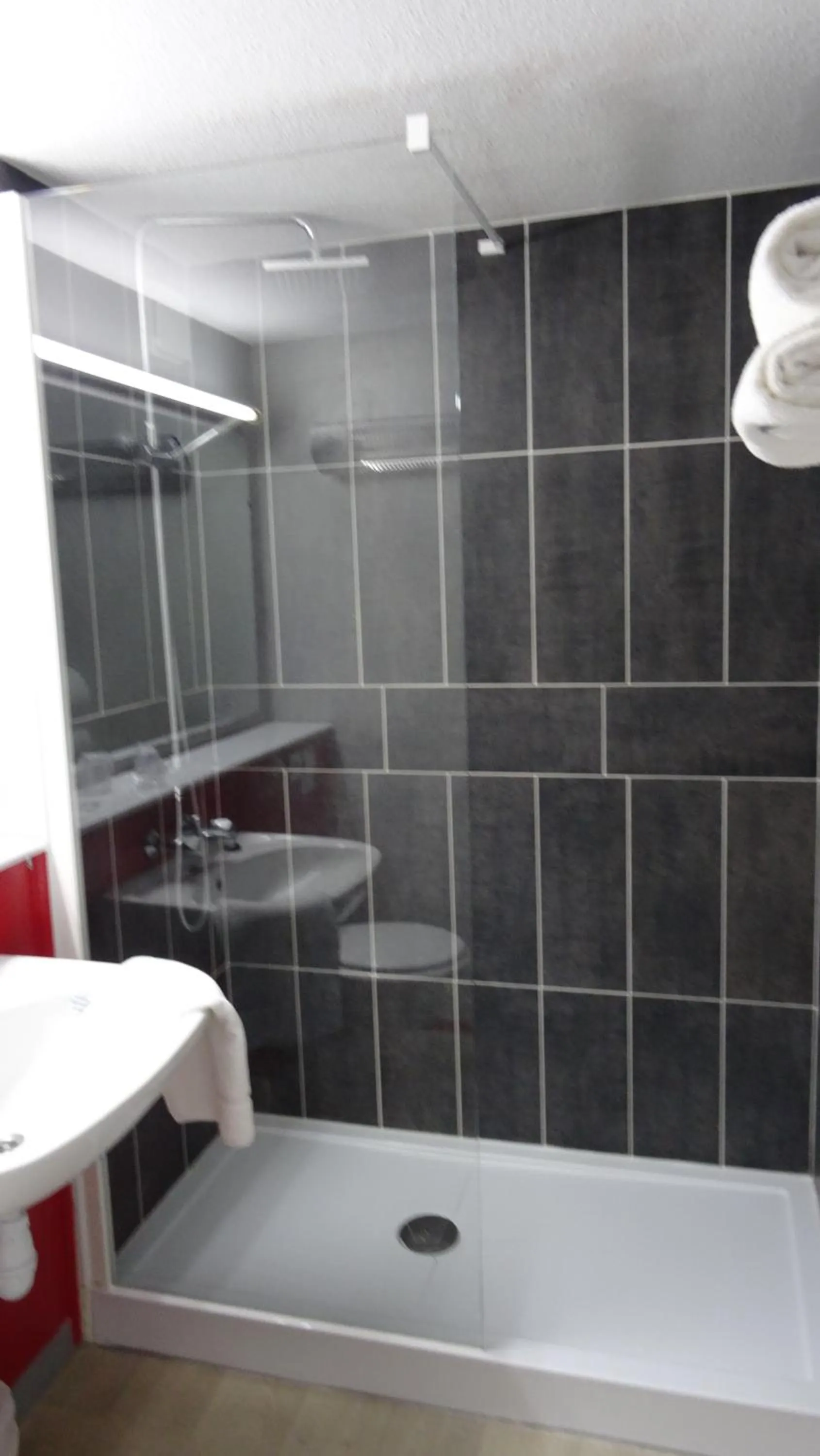 Shower in Initial by balladins Dieppe