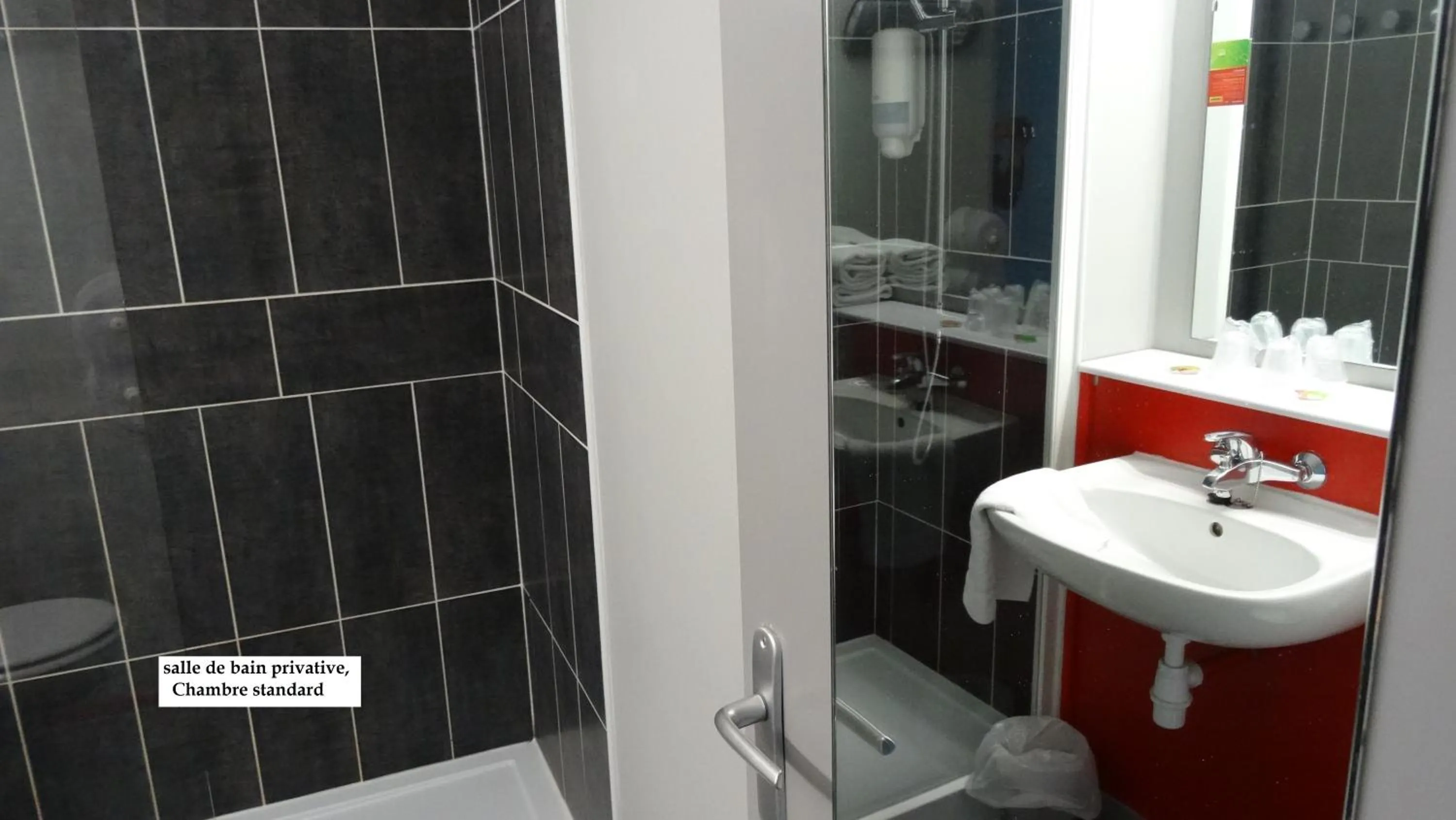 Shower in Initial by balladins Dieppe