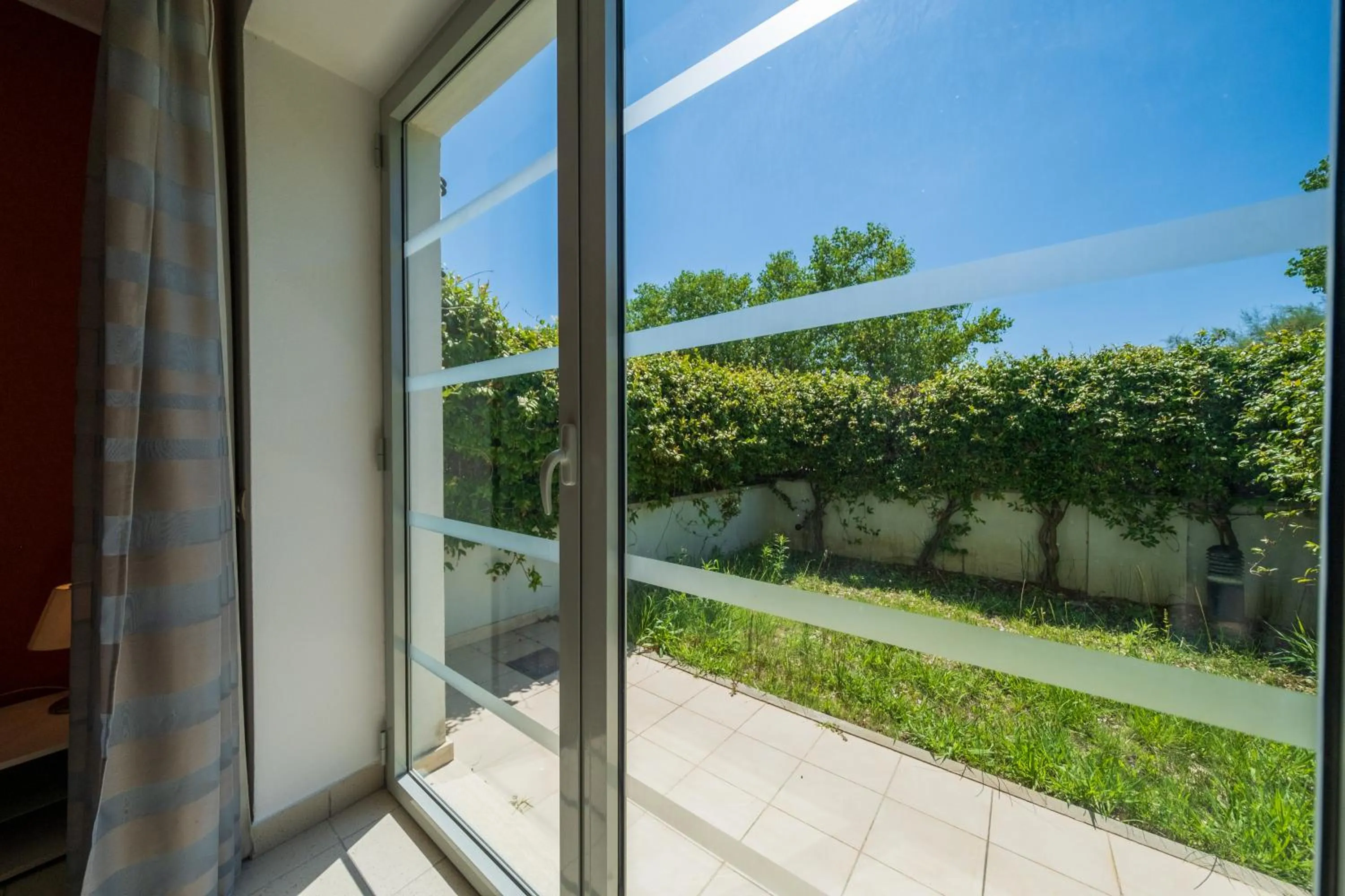 Garden view in Solidago Residence
