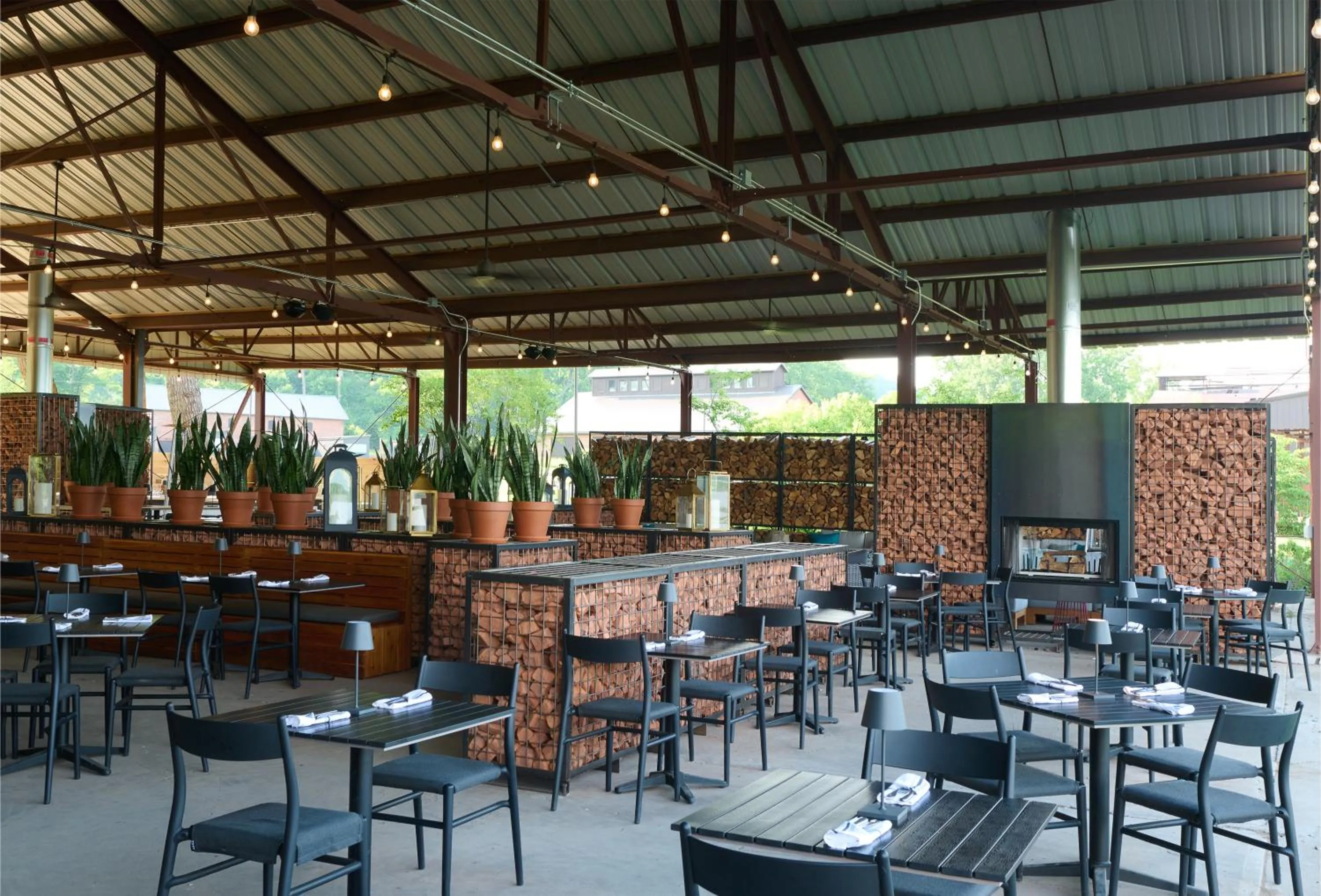 Restaurant/places to eat in Hutton Brickyards Riverfront Hotel & Venue