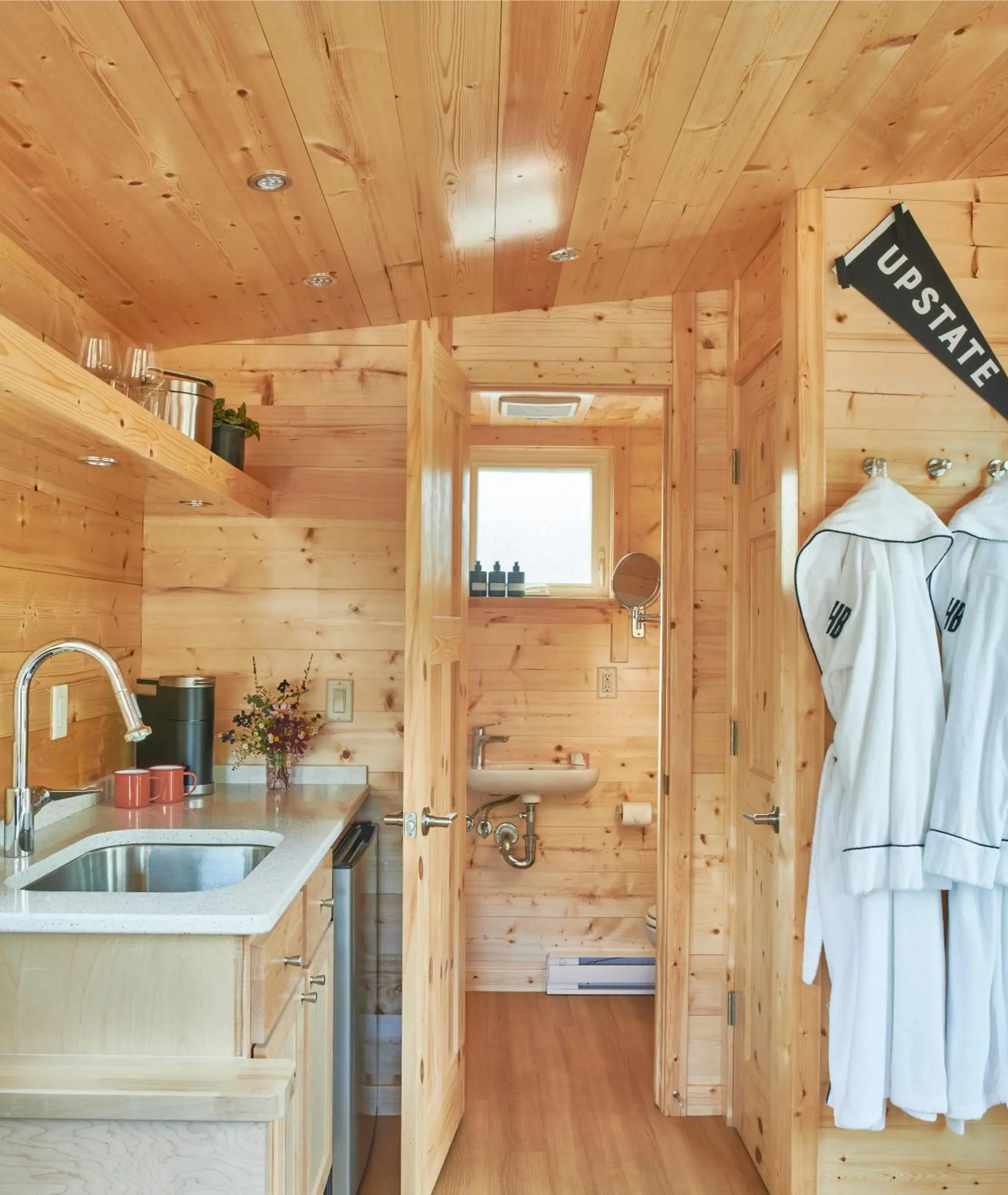 Riverview Queen in Hutton Brickyards Riverfront Hotel & Venue Riverview Queen in Hutton Brickyards Riverfront Hotel & Venue