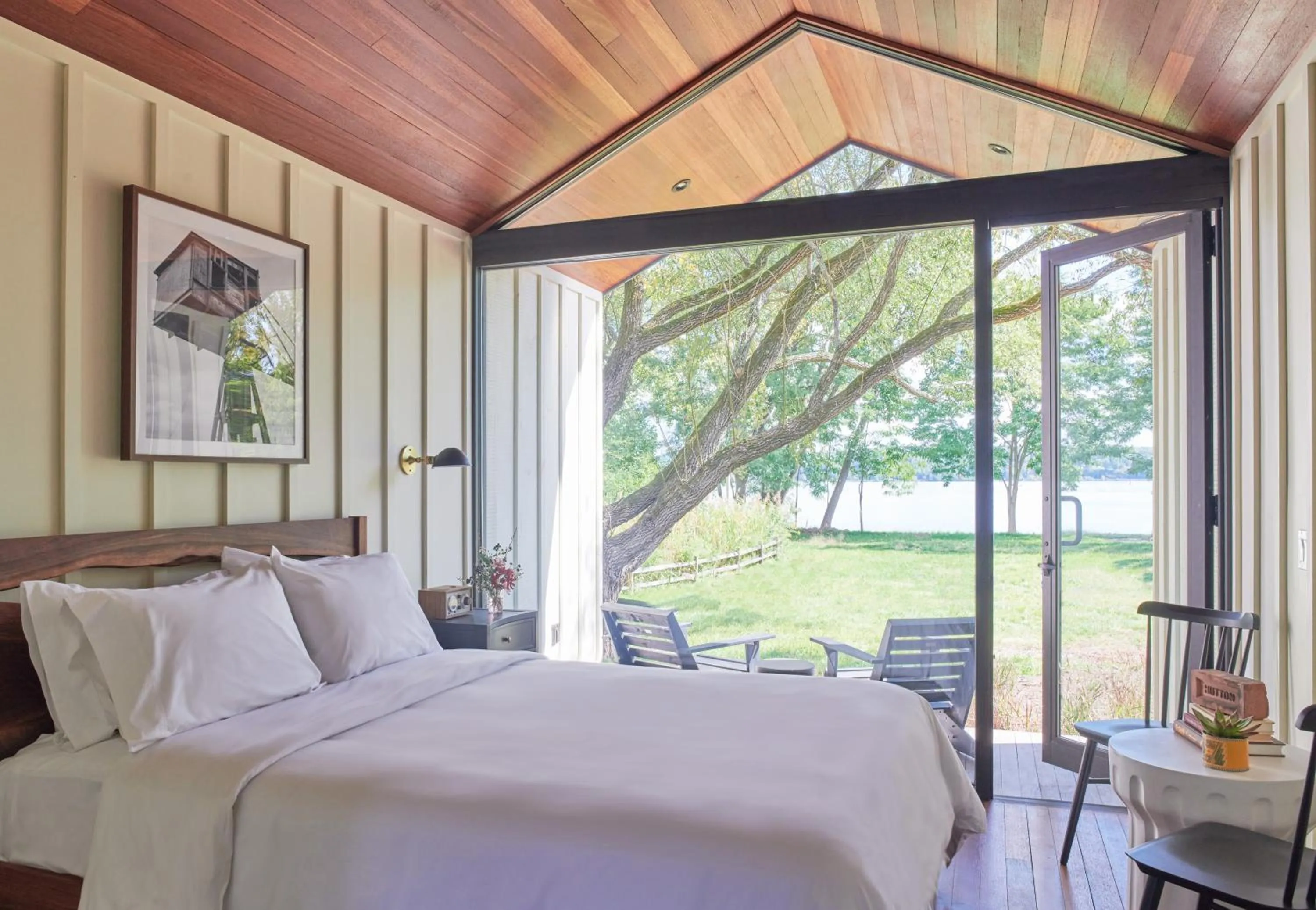 Bed in Hutton Brickyards Riverfront Hotel & Venue