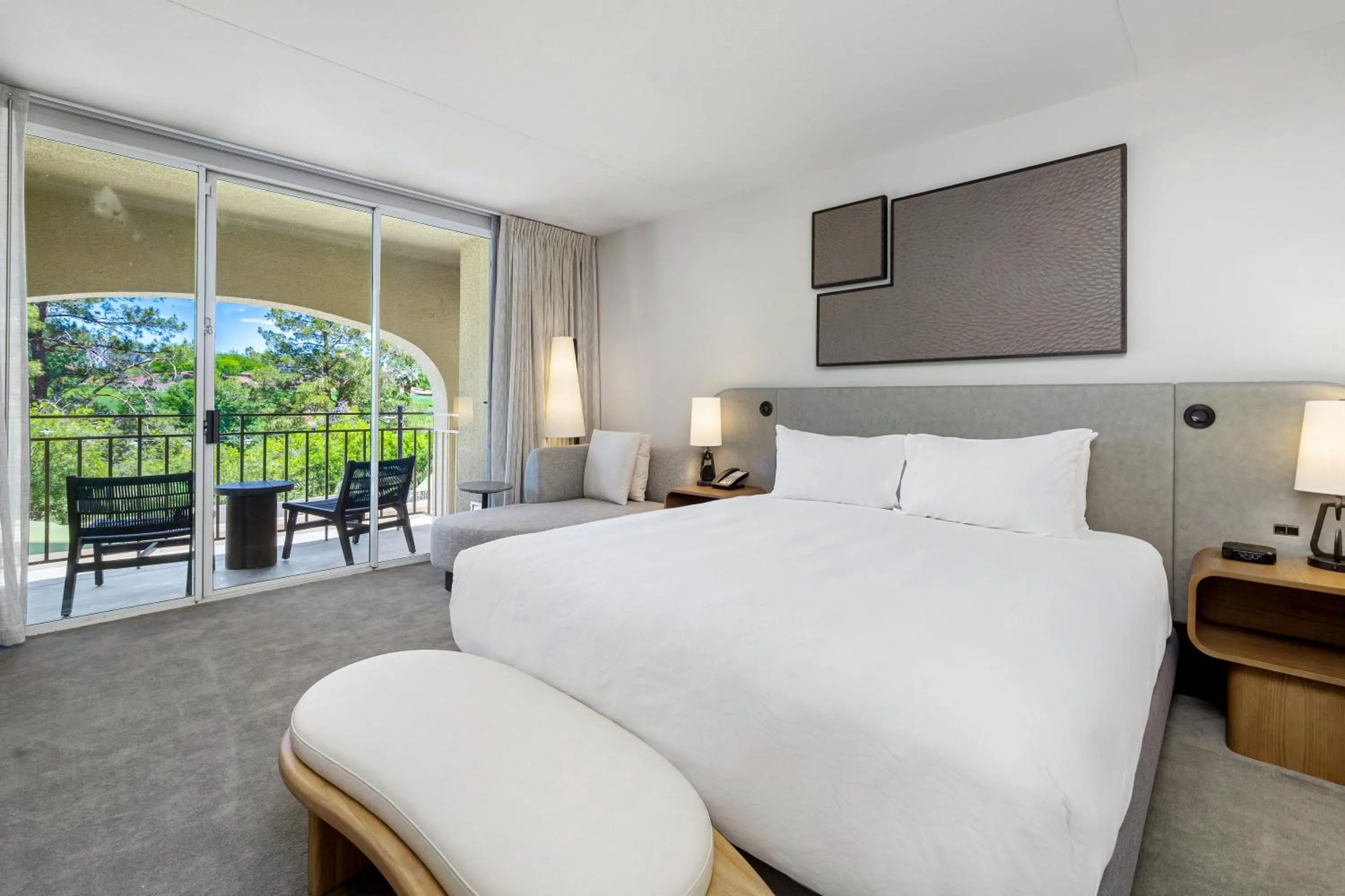 Bed in Grand Hyatt Indian Wells Resort & Villas