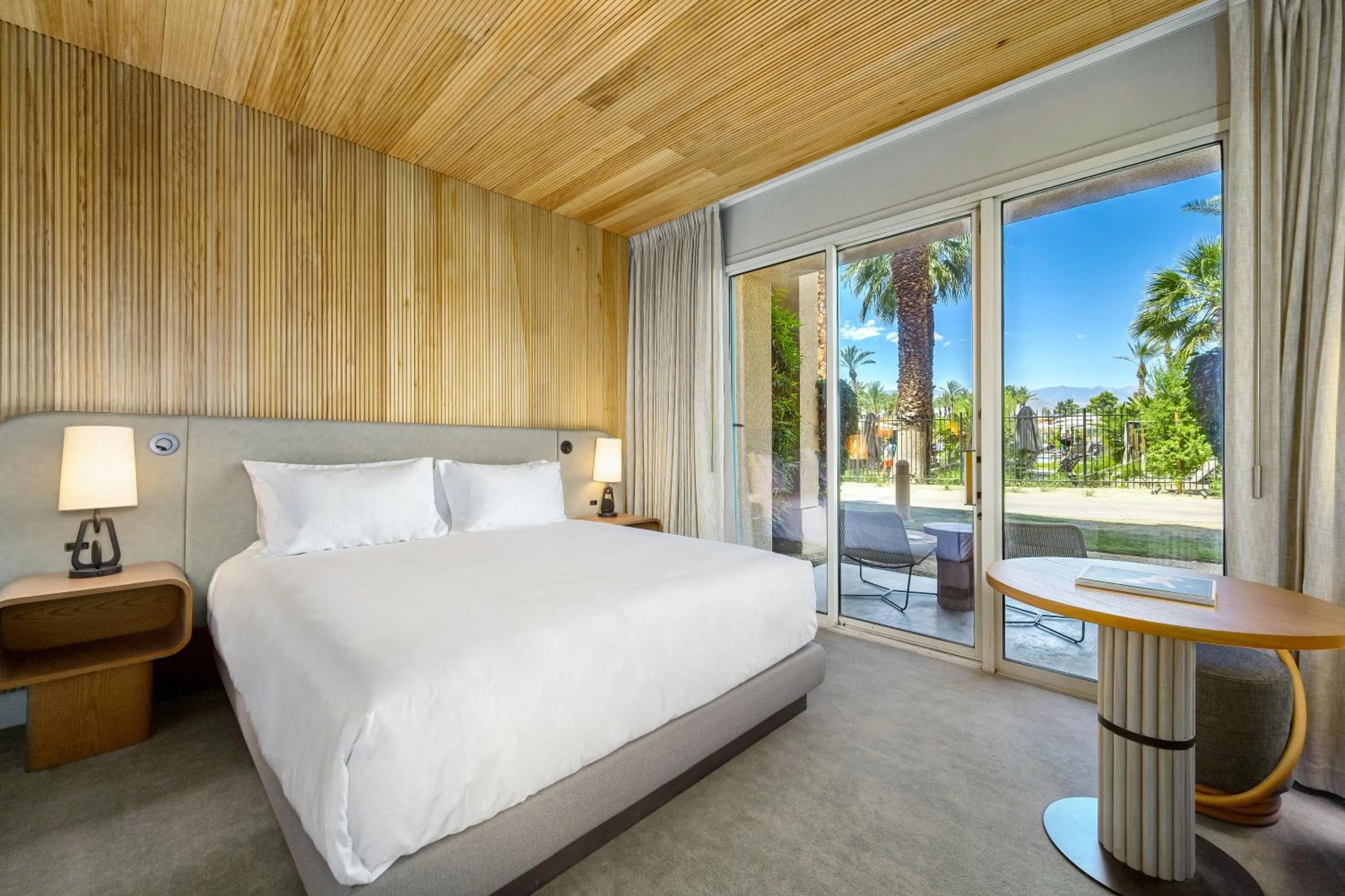 Bed in Grand Hyatt Indian Wells Resort & Villas