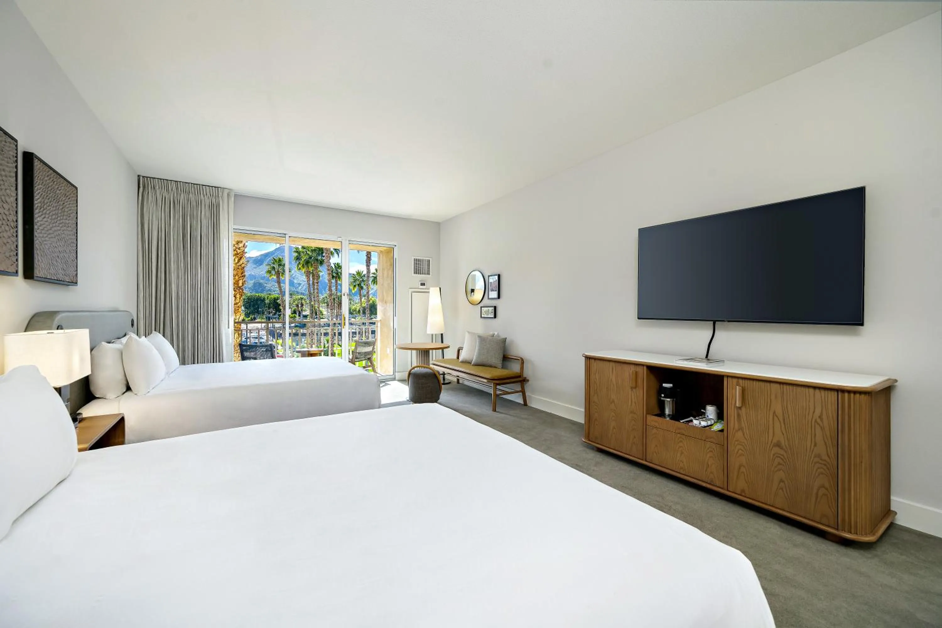 Bed in Grand Hyatt Indian Wells Resort & Villas