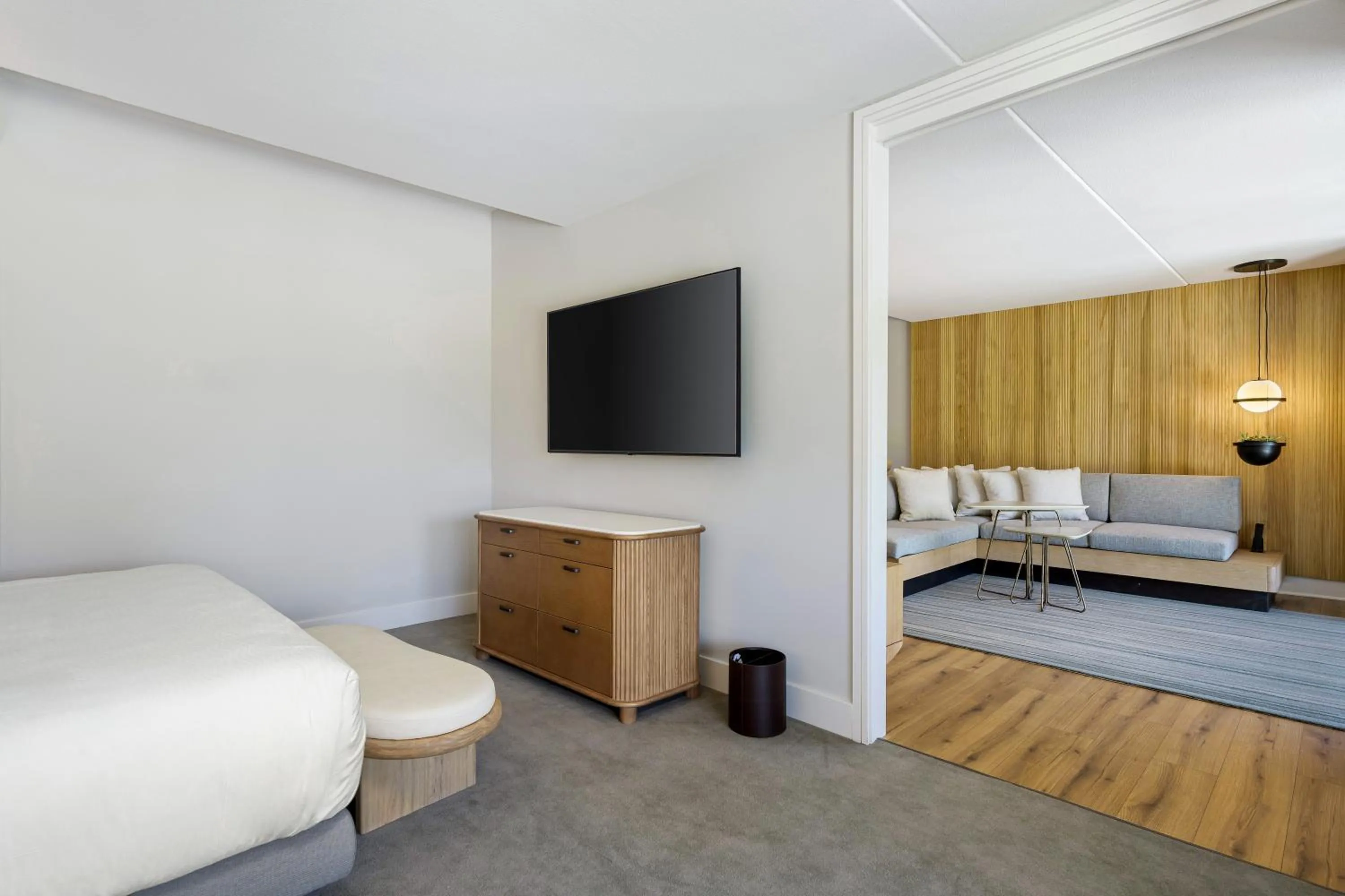 Living room, Bed in Grand Hyatt Indian Wells Resort & Villas