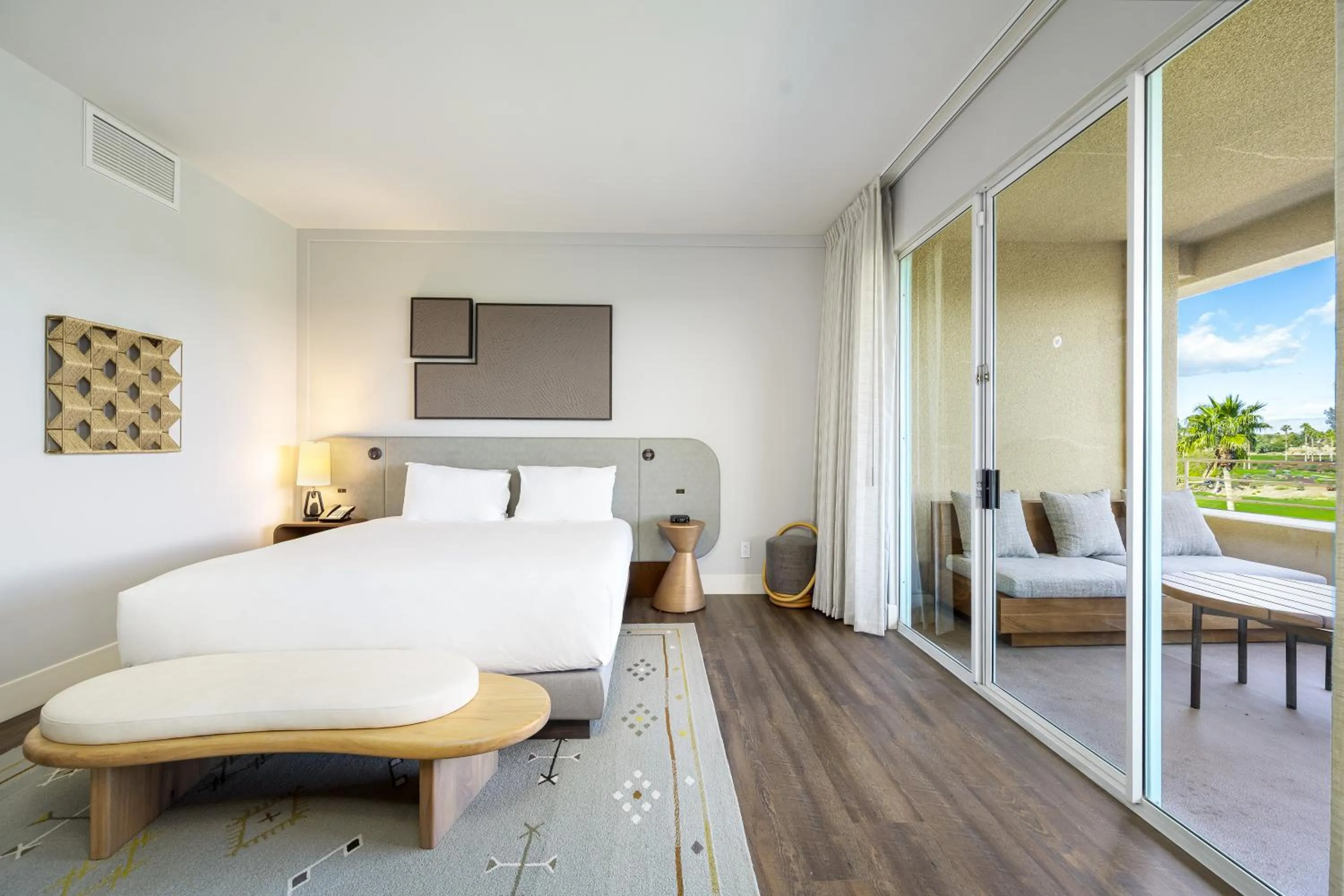 Bed in Grand Hyatt Indian Wells Resort & Villas