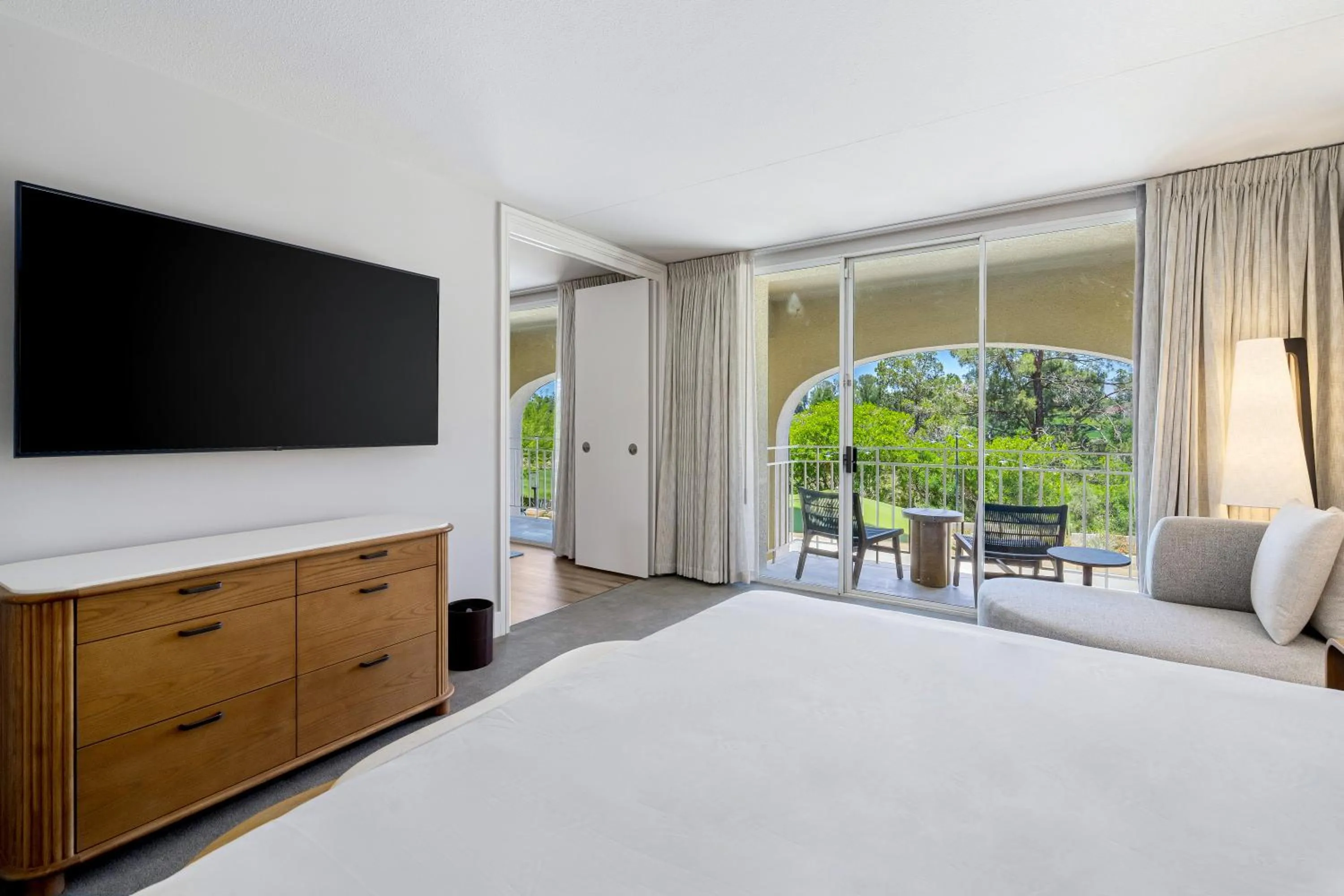 Bed in Grand Hyatt Indian Wells Resort & Villas