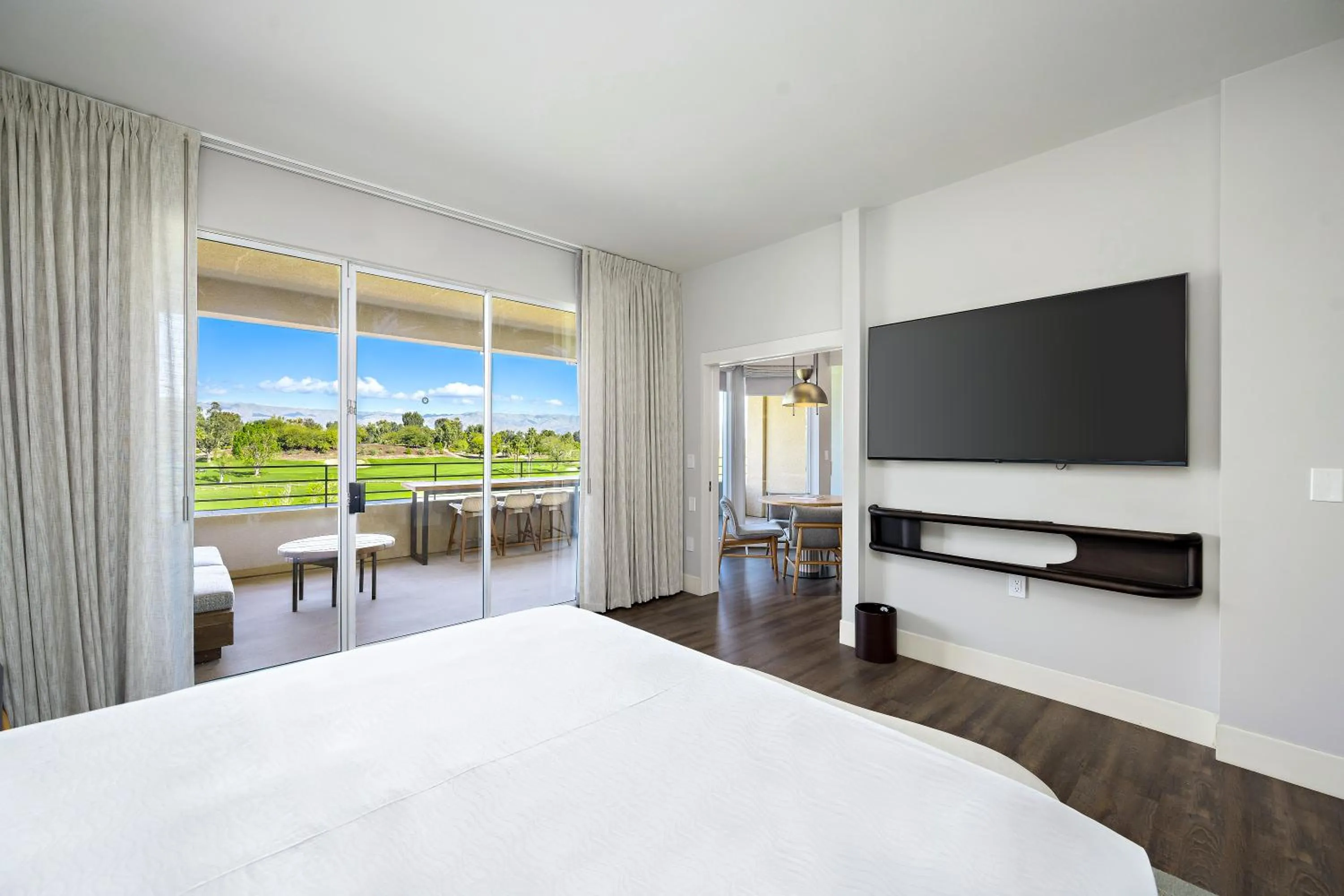 Bed in Grand Hyatt Indian Wells Resort & Villas