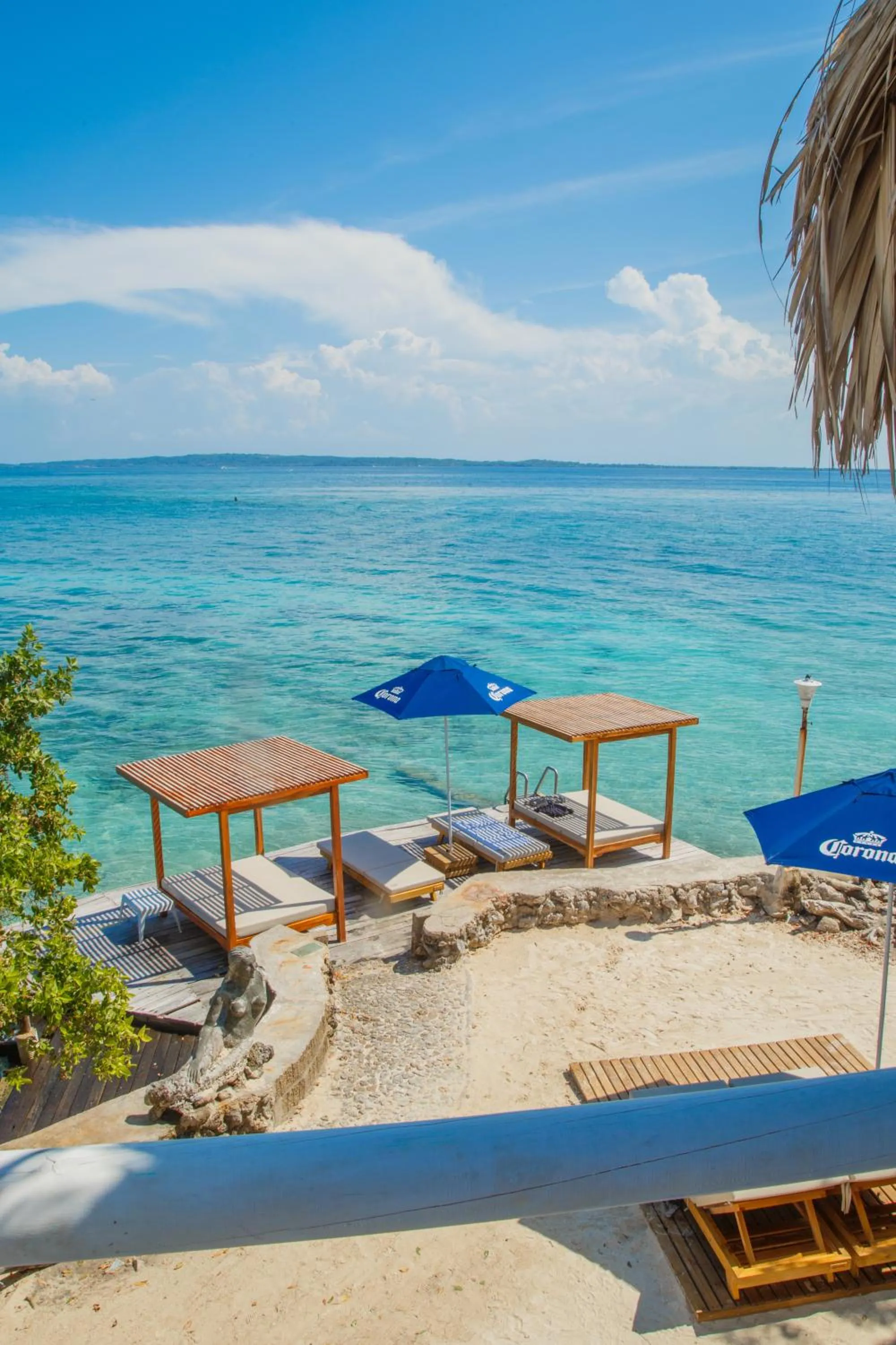 sunbed in Hotel Isla Del Pirata