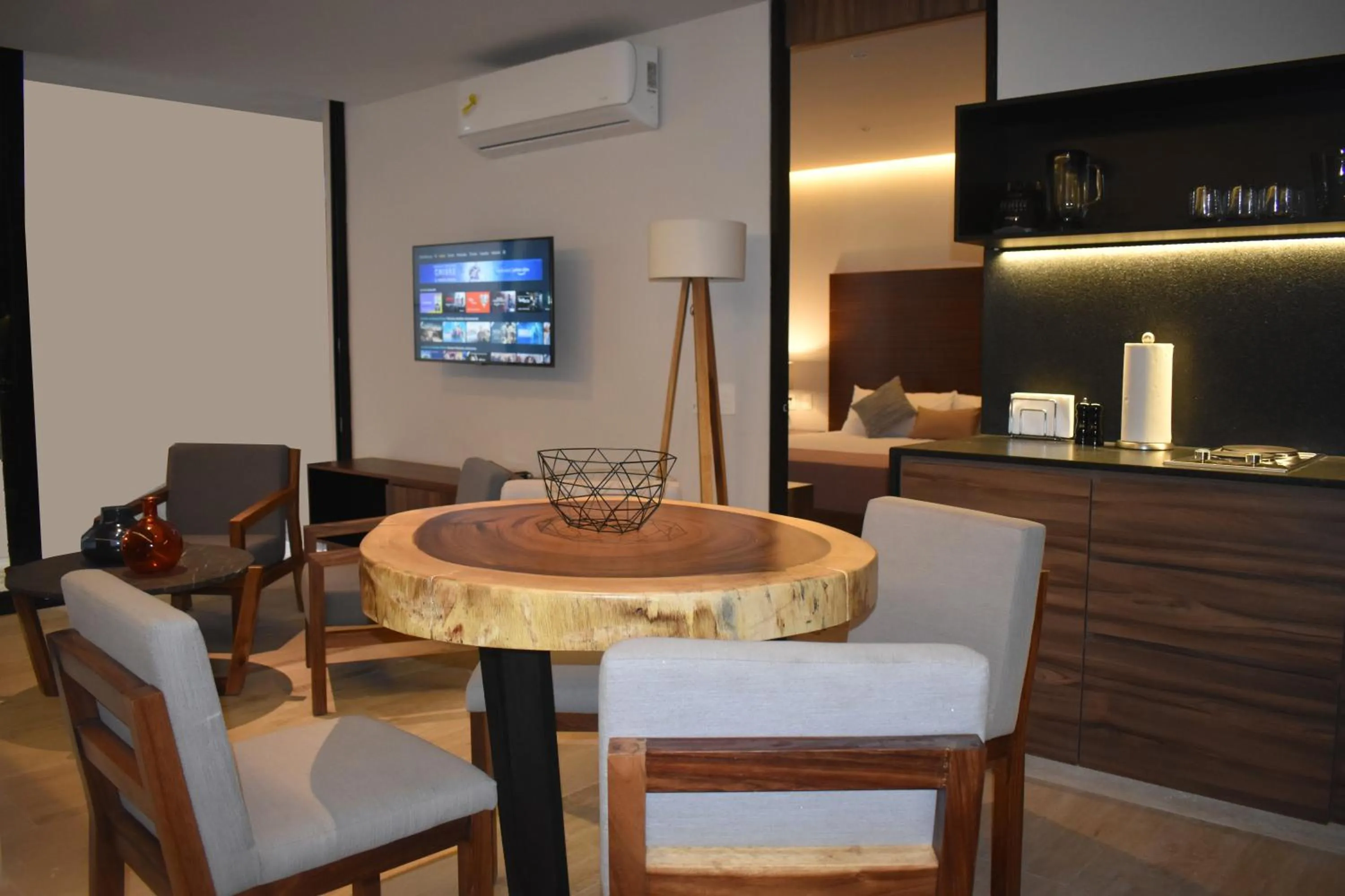 Luxury One Bedroom Apartment - Laundry Center in Kaab South Beach by The Spot Rentals