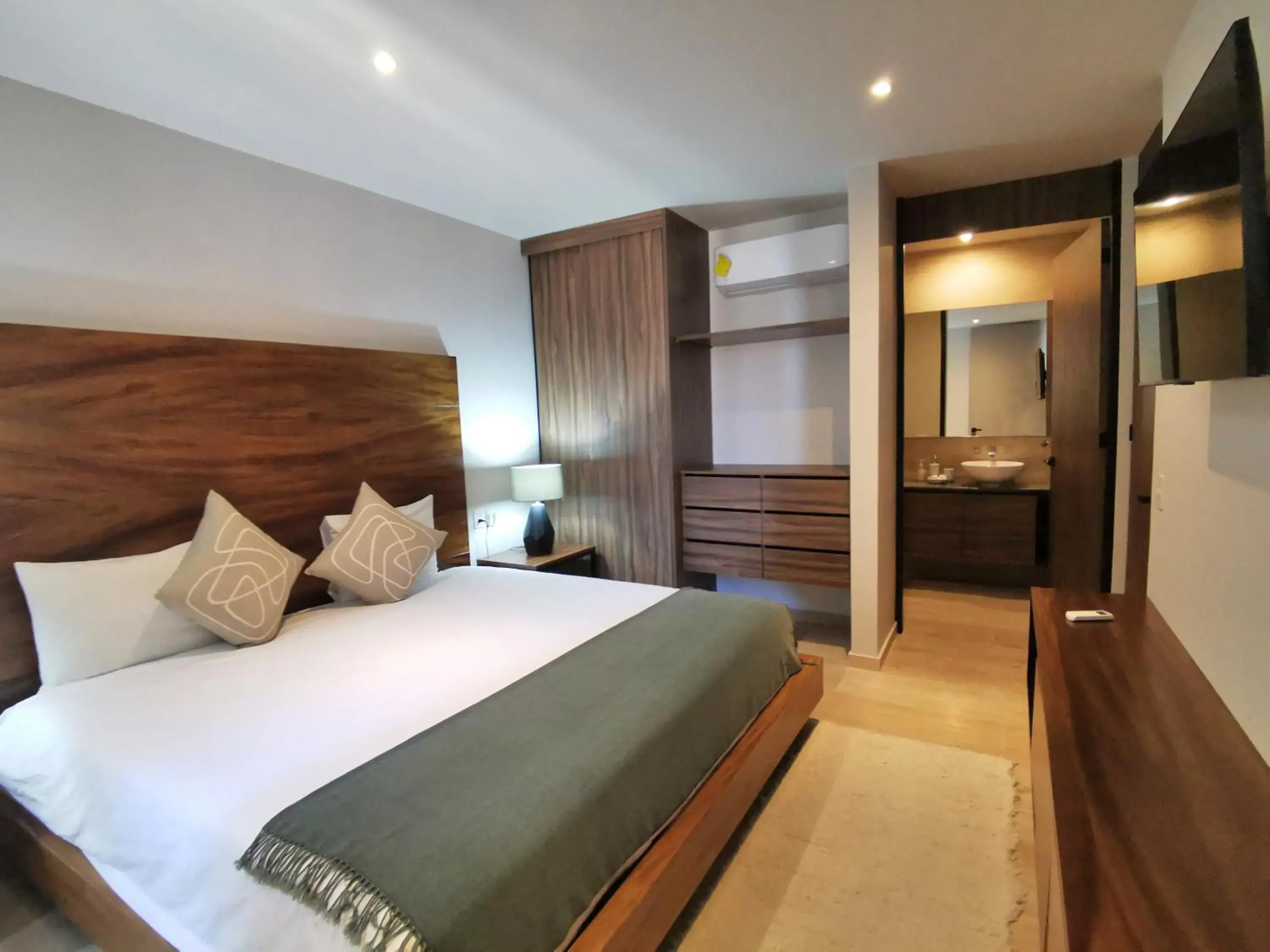 Luxury Two Bedroom Apartment - Partial Ocean View in Kaab South Beach by The Spot Rentals Luxury Two Bedroom Apartment - Partial Ocean View in Kaab South Beach by The Spot Rentals