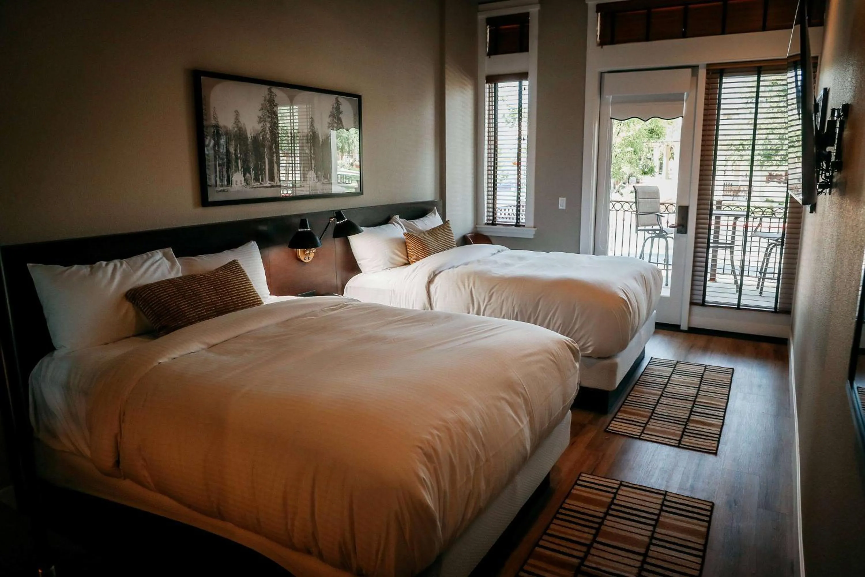 Photo of the whole room, Bed in Gateway Hotel, Trademark Collection by Wyndham