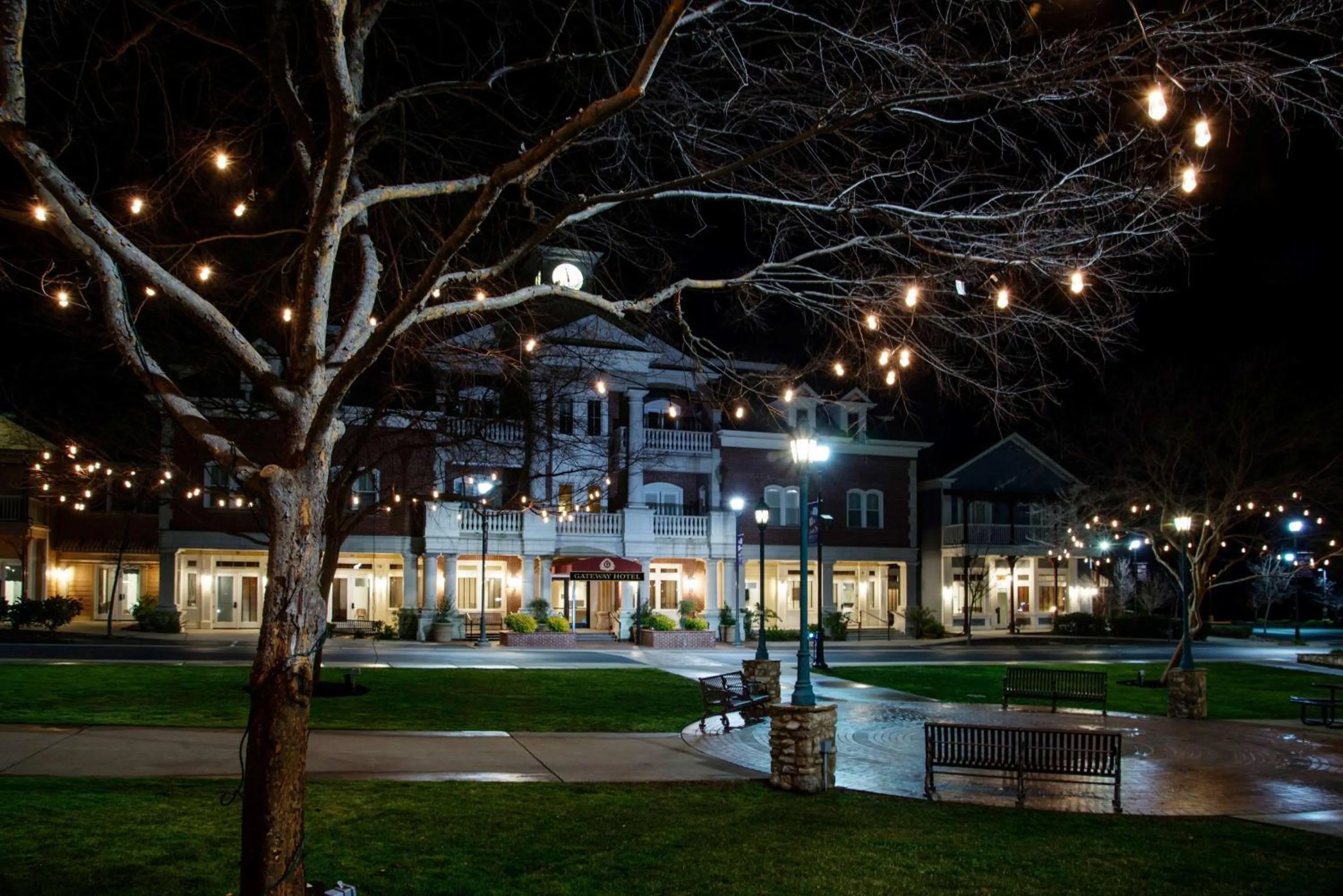 Property building in Gateway Hotel, Trademark Collection by Wyndham