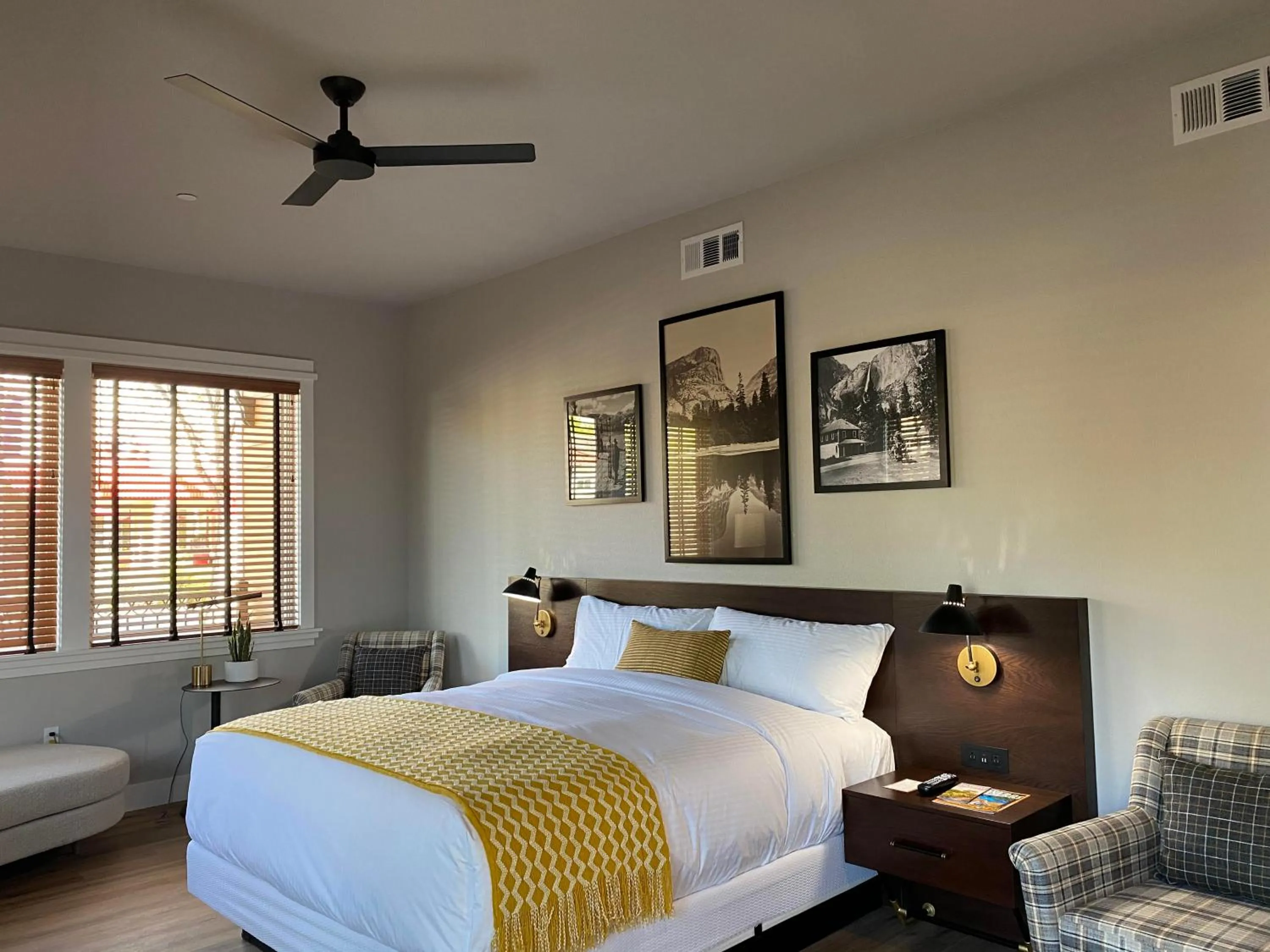 Bed in Gateway Hotel, Trademark Collection by Wyndham