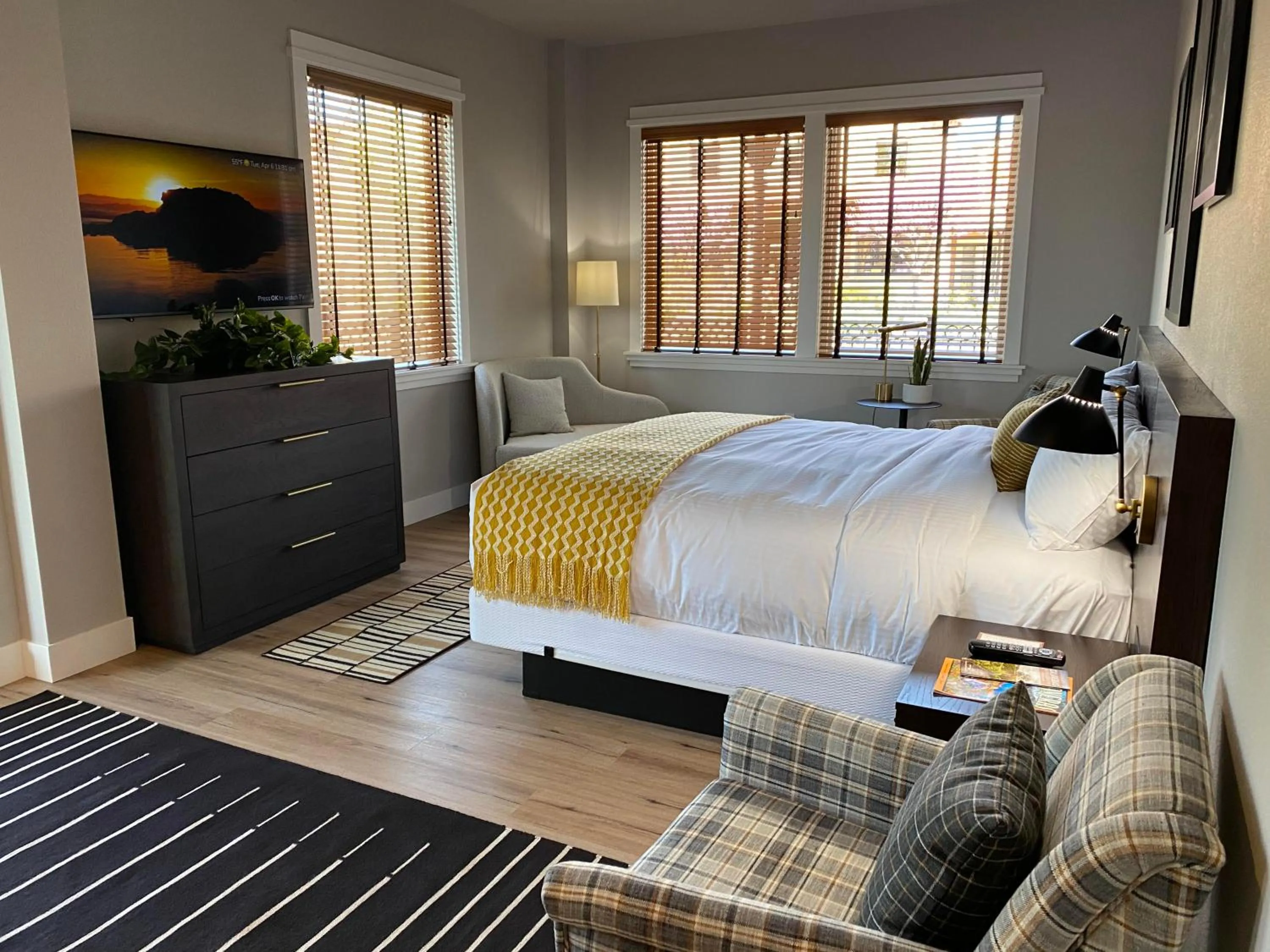 Bed in Gateway Hotel, Trademark Collection by Wyndham