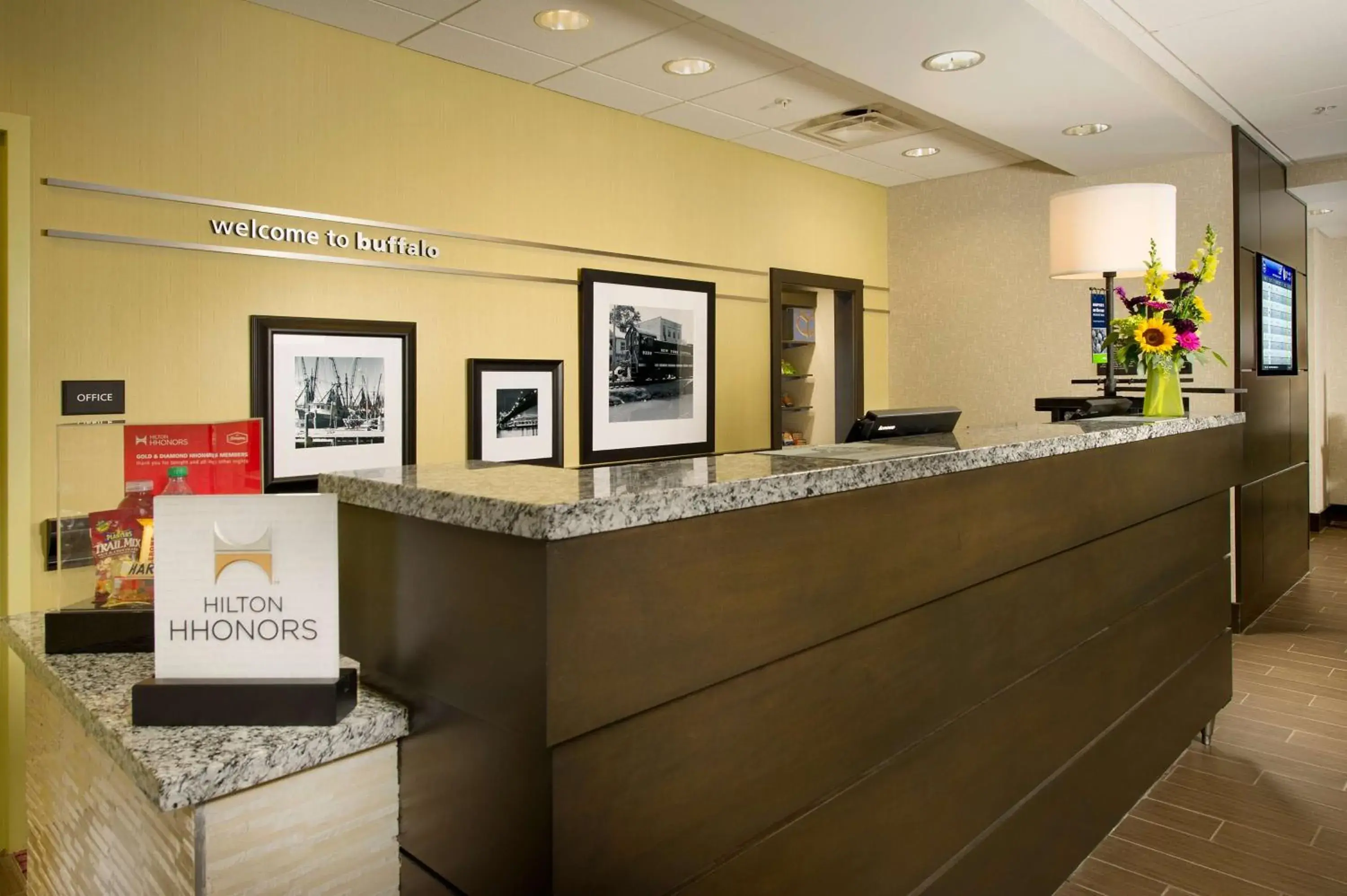 Lobby or reception in Hampton Inn & Suites - Buffalo Airport Lobby or reception in Hampton Inn & Suites - Buffalo Airport